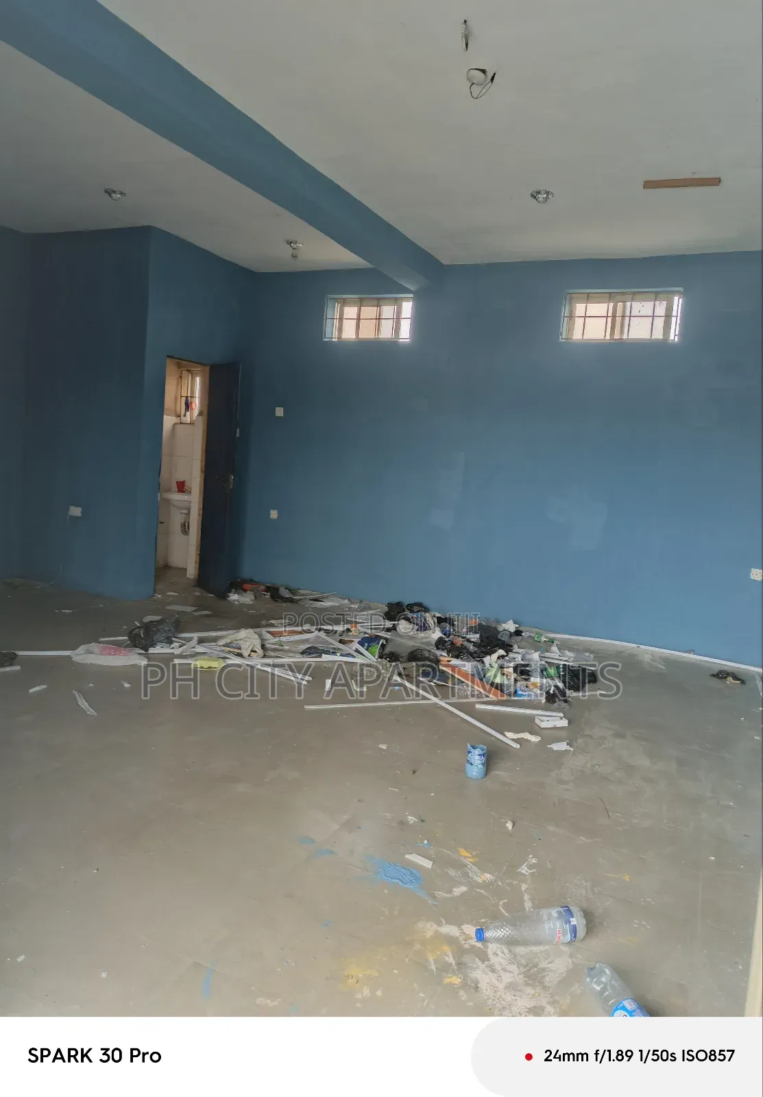 Shop Space in Abuloma
