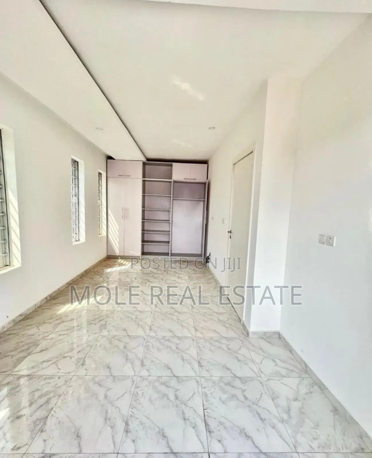Super Luxury 4 Bedroom Terrace Duplex New in Agungi