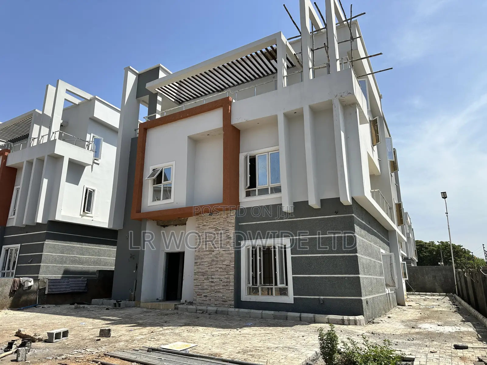 5bdrm Mansion in Kaura for sale in Kaura