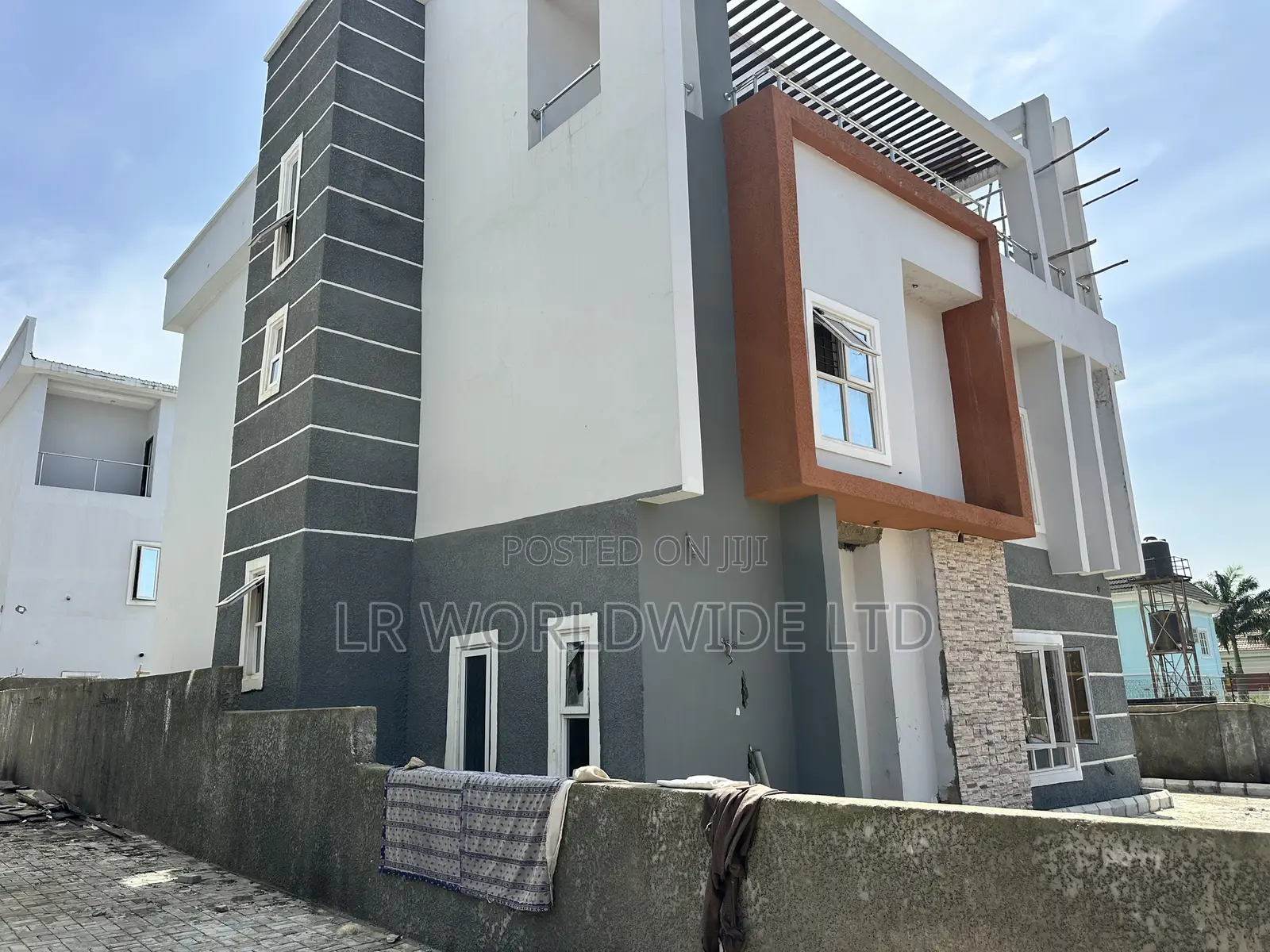 5bdrm Mansion in Kaura for sale in Kaura