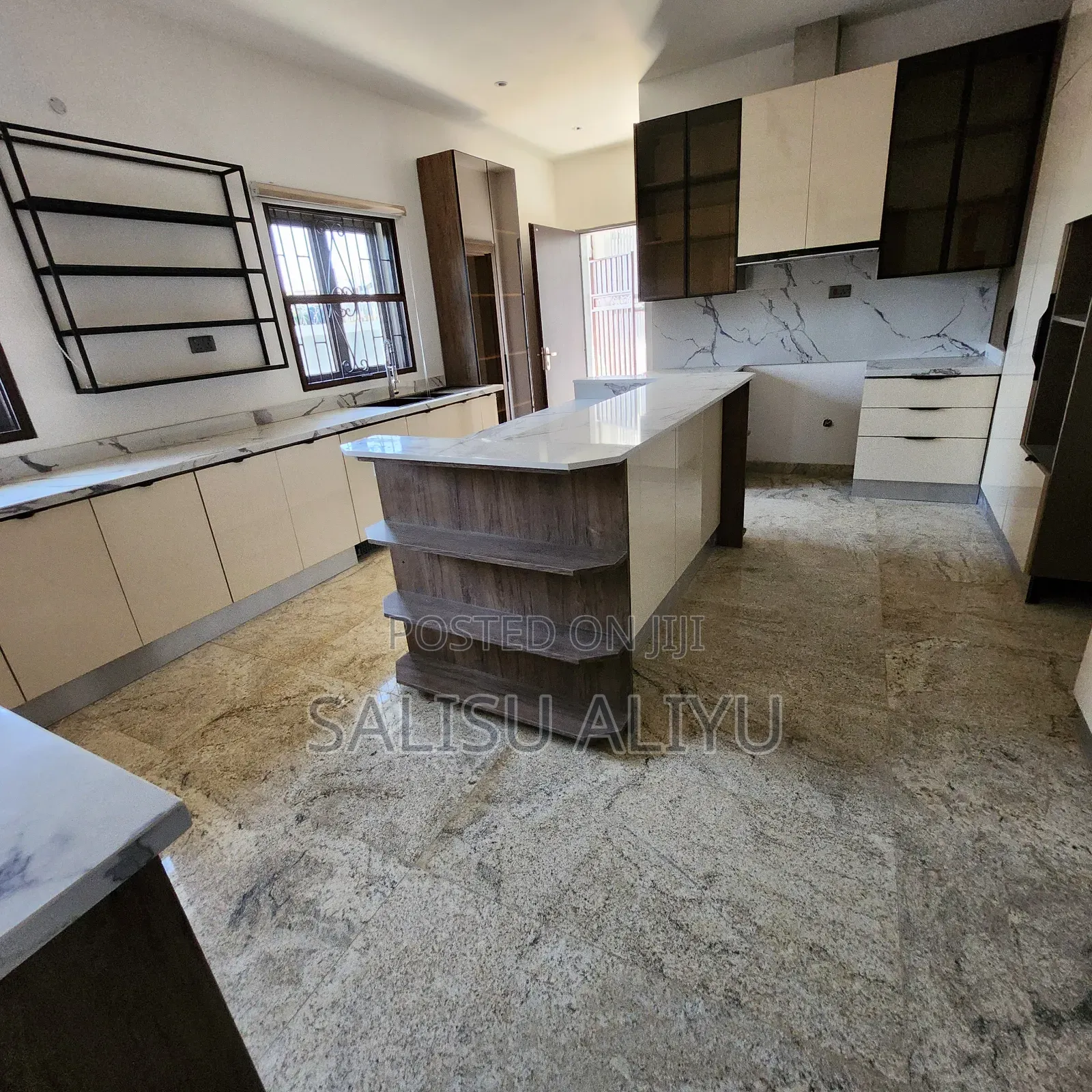6bdrm Duplex in Kado District for sale in Kado