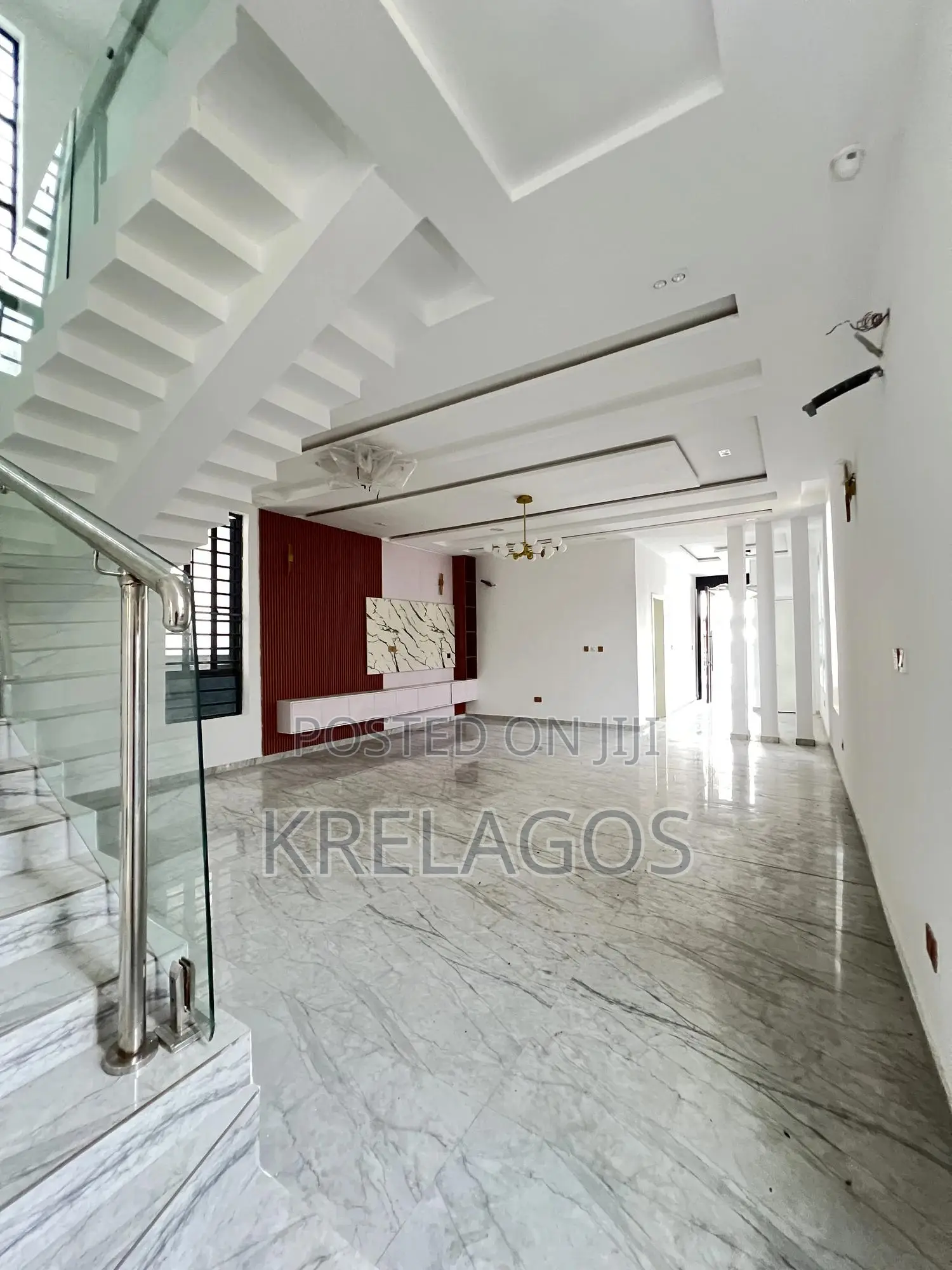 5bdrm Duplex in Osapa London, Lekki for sale in Lekki