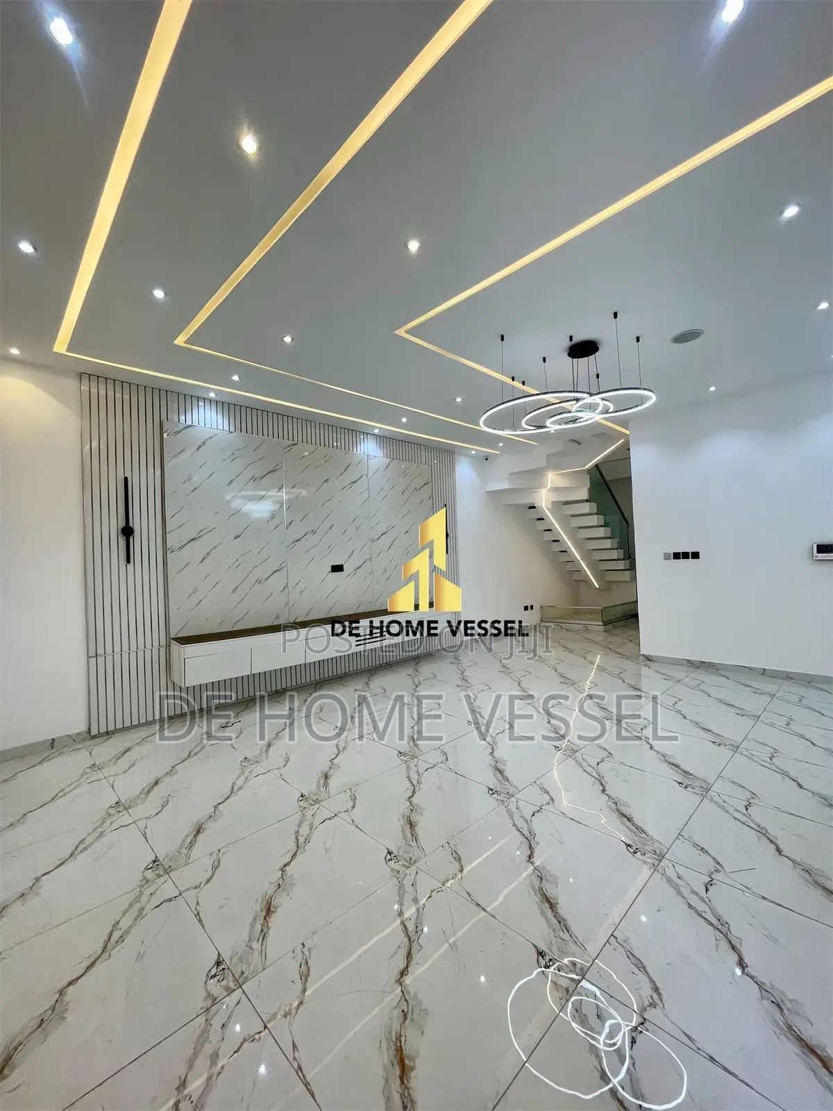 5bdrm Duplex in Ologolo for sale in Ologolo