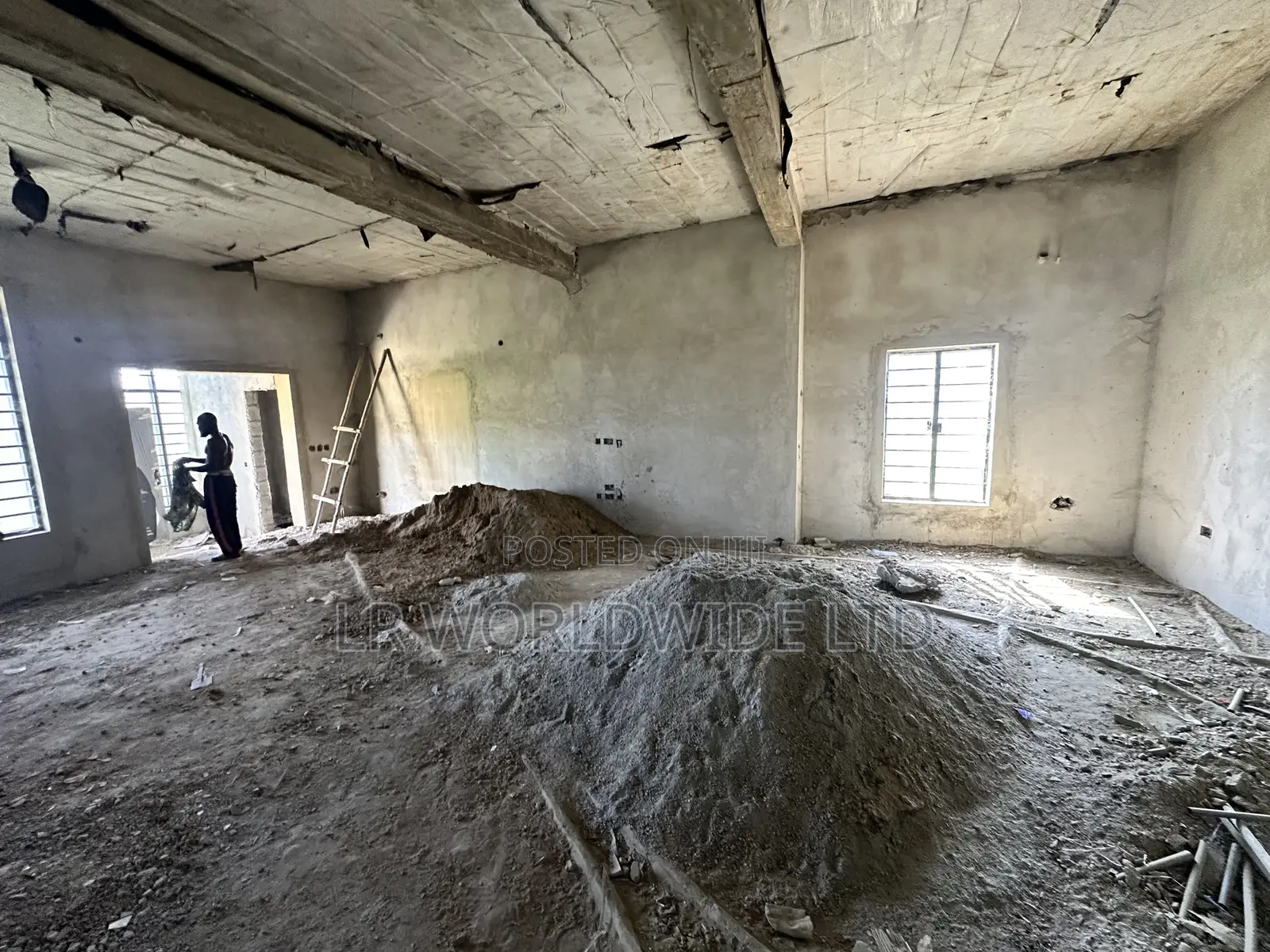 6bdrm Mansion in Lugbe District for sale in Lugbe District