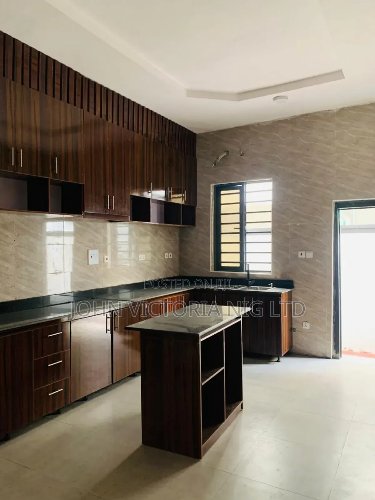 4bdrm Duplex in Lekki Phase2 for sale in Lekki Phase 2