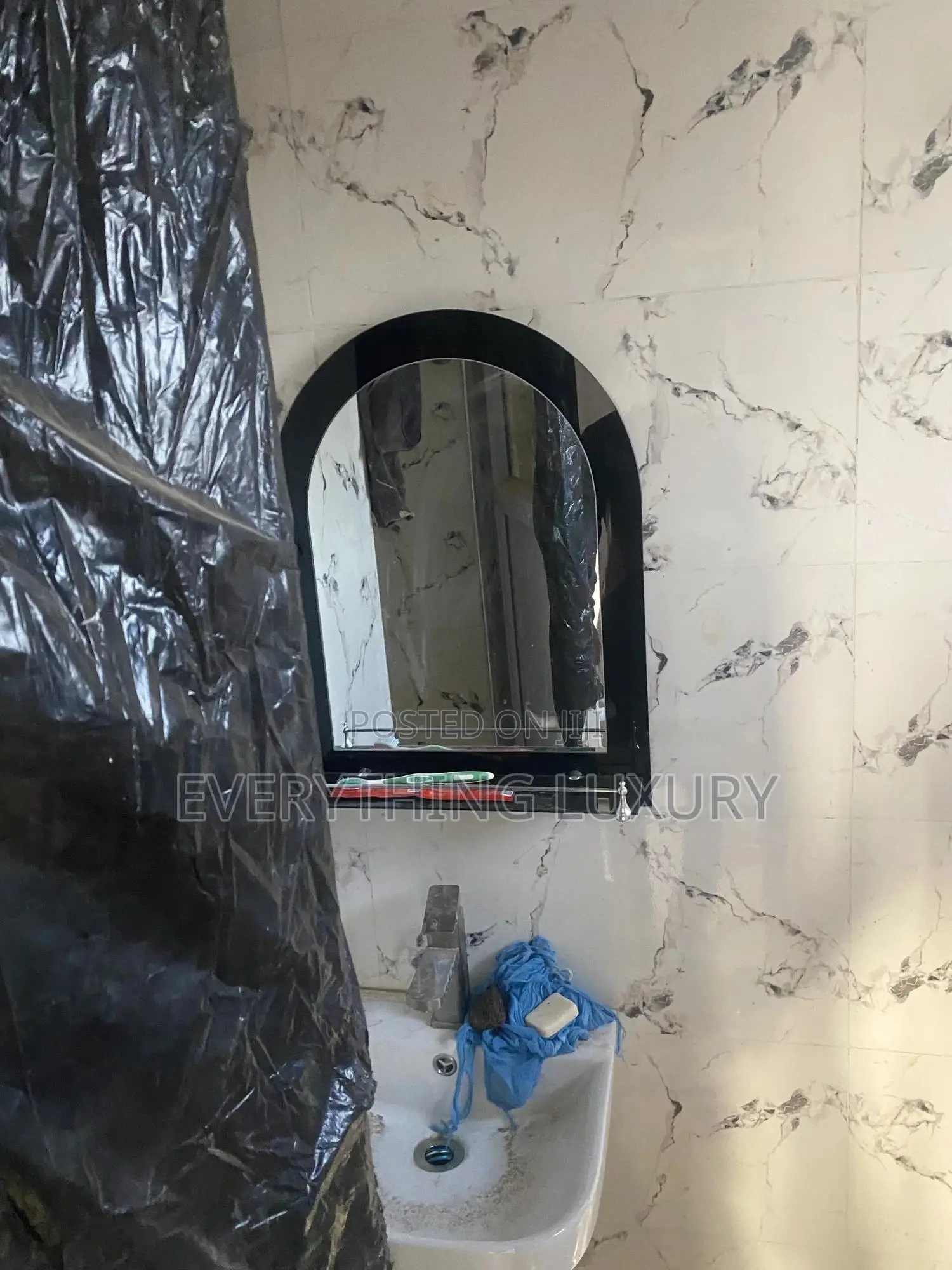 1bdrm Block of Flats in Ushafa for rent in Ushafa