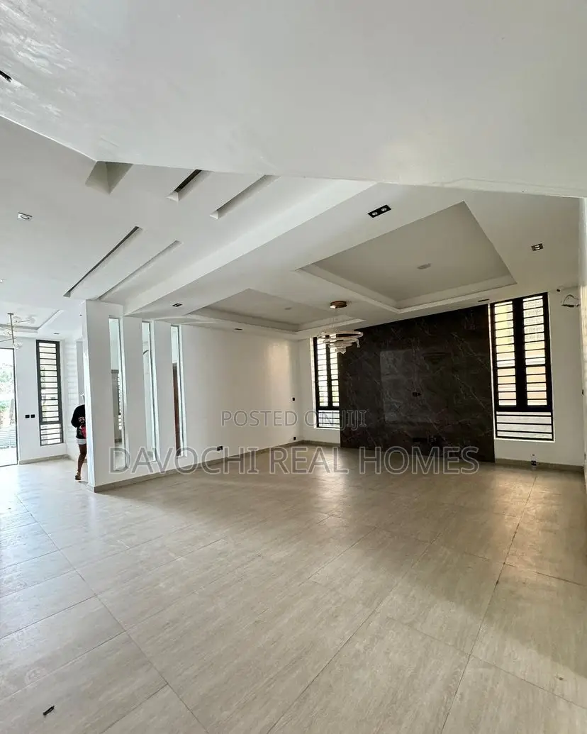 Furnished 5bdrm House in Chevron for rent in Chevron