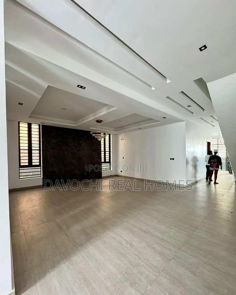 Furnished 5bdrm House in Chevron for rent in Chevron