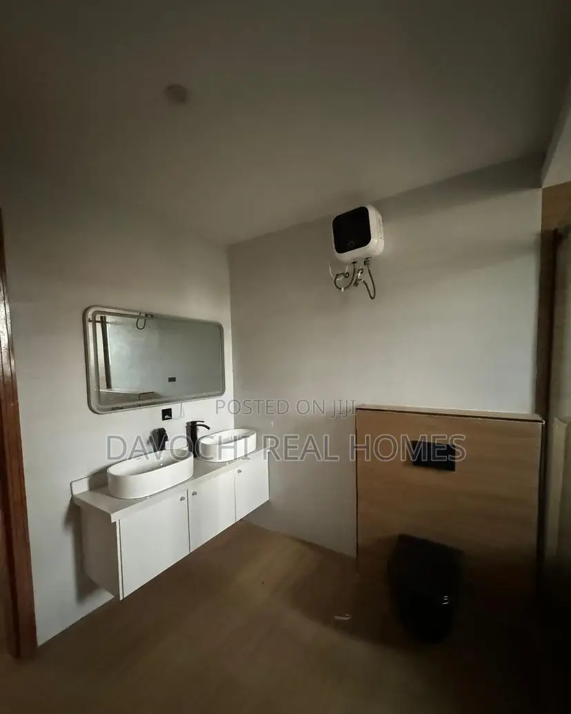 Furnished 5bdrm House in Chevron for rent in Chevron