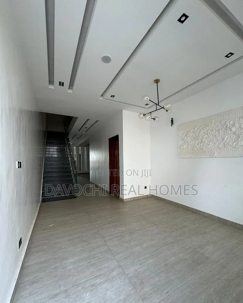 Furnished 5bdrm House in Chevron for rent in Chevron