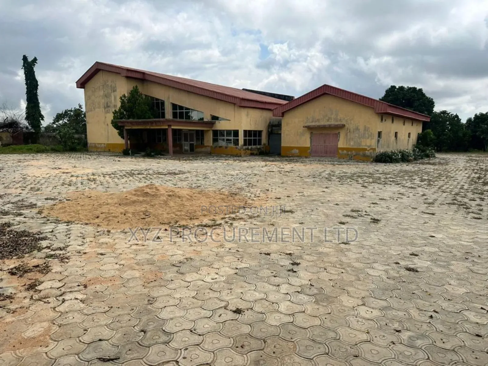 Warehouse Complex, With Office Space and Residence for Sale in Idu Industrial