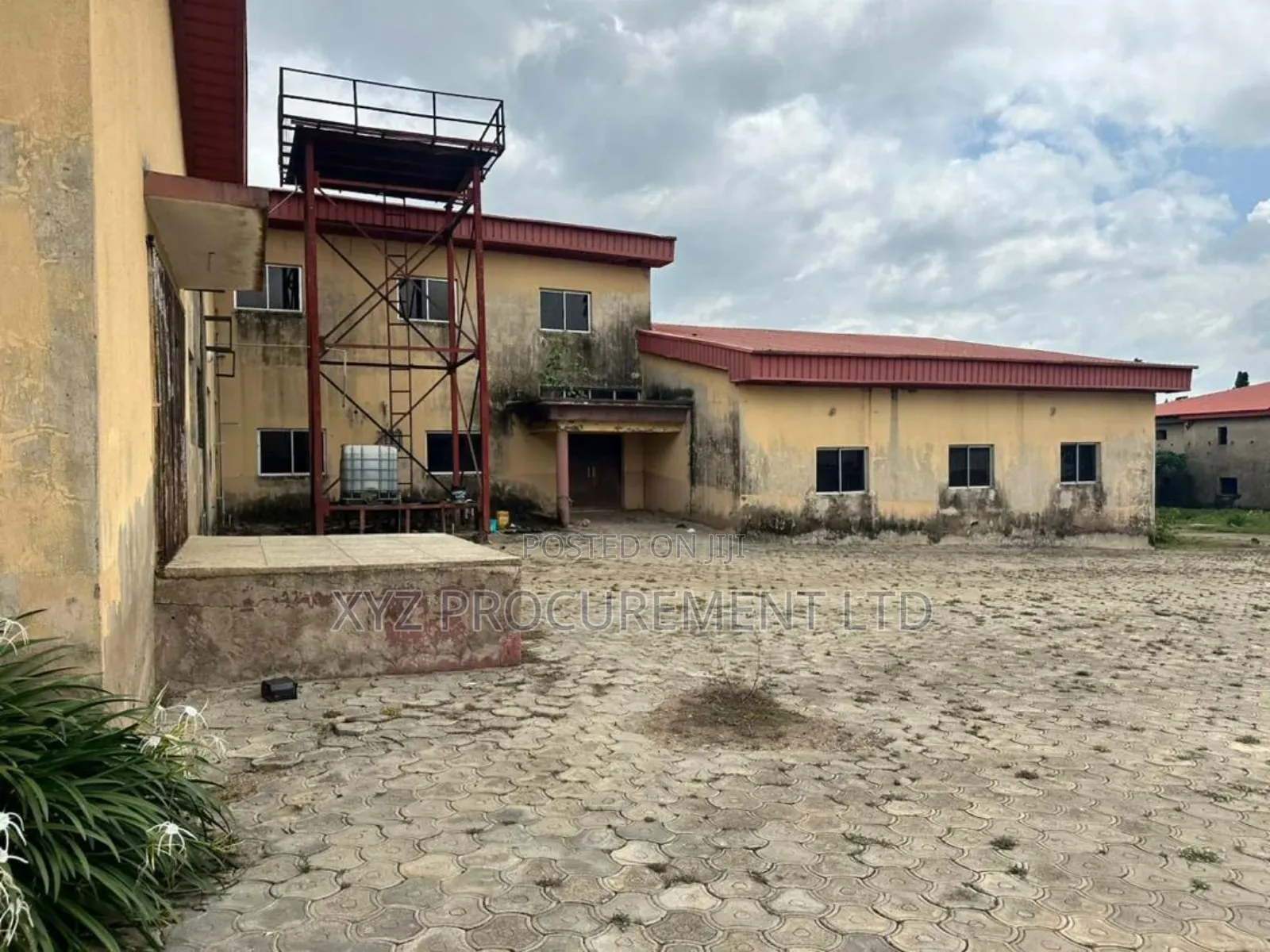 Warehouse Complex, With Office Space and Residence for Sale in Idu Industrial