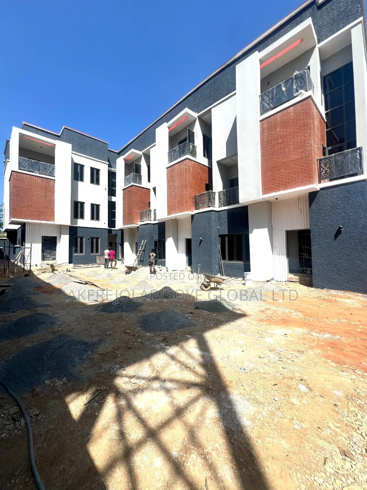4bdrm Duplex in Jahi Gilmore for sale in Jahi