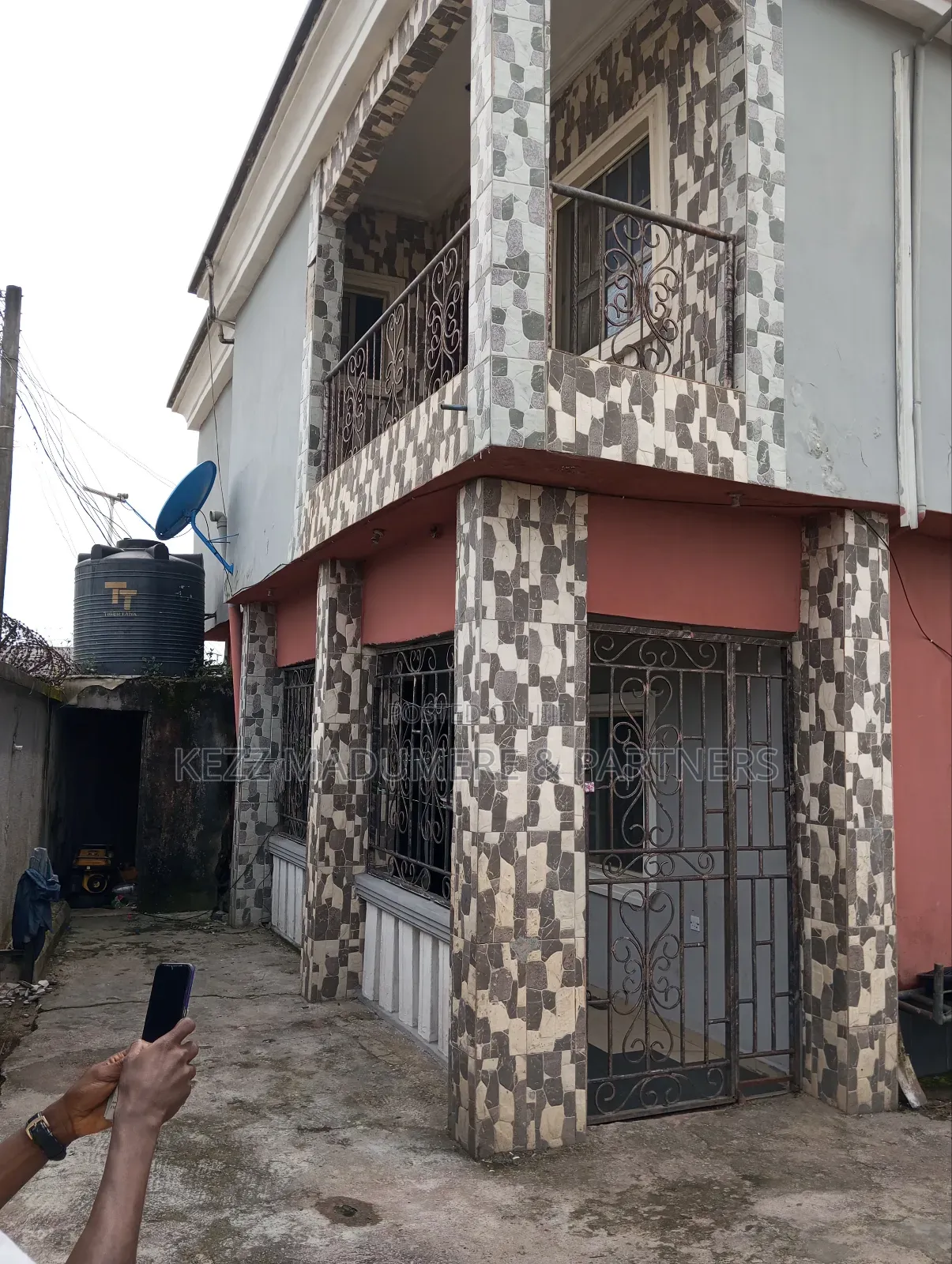 8bdrm Block of Flats in Off Sars Road, for sale in Rukpokwu
