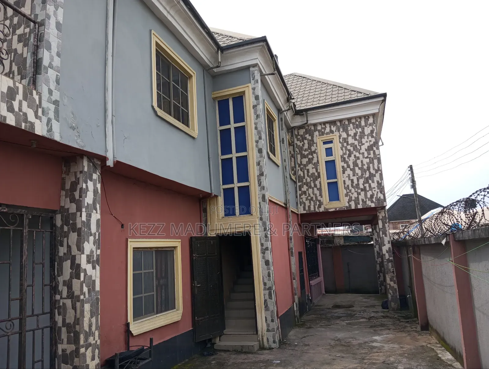 8bdrm Block of Flats in Off Sars Road, for sale in Rukpokwu