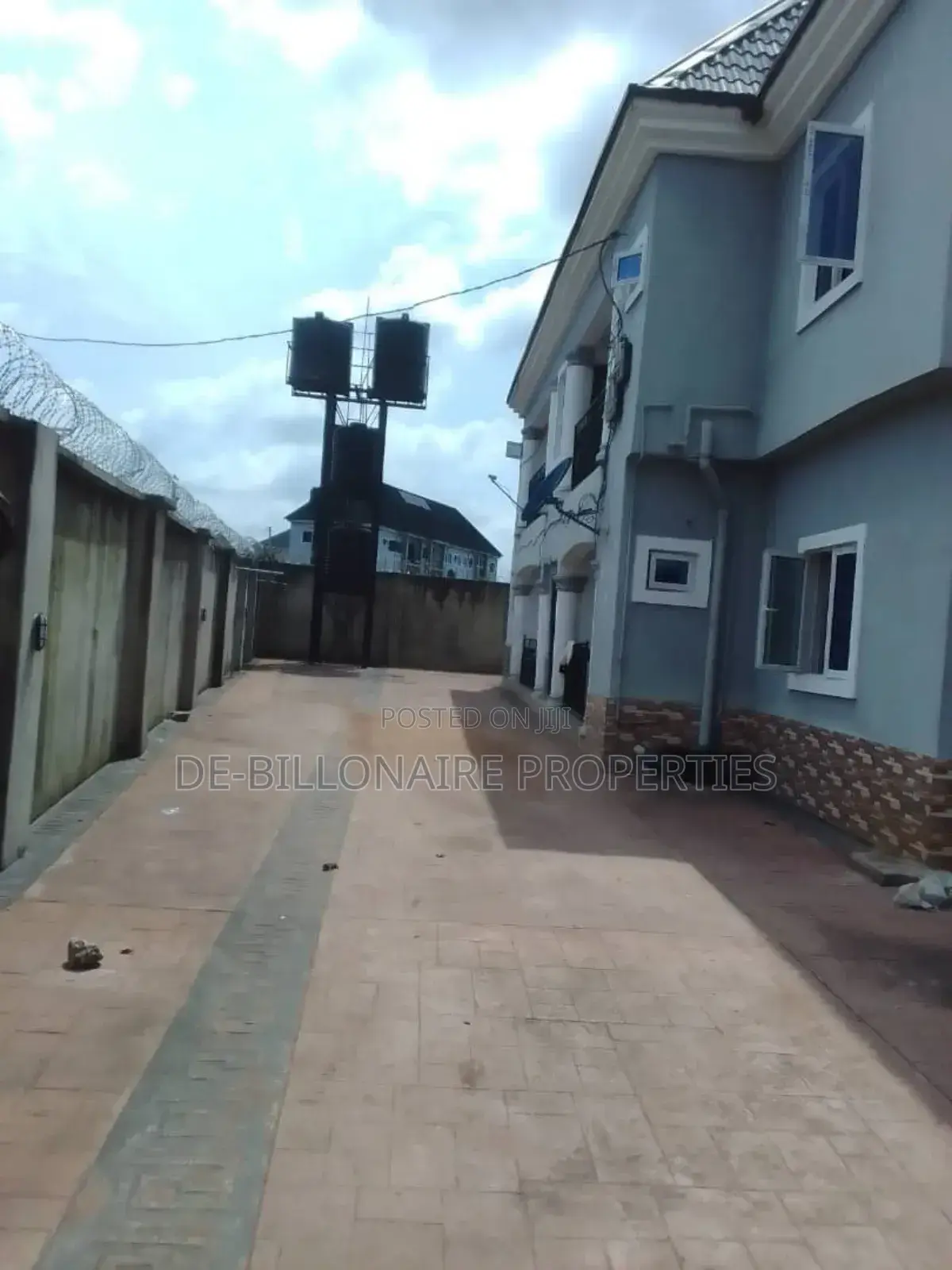 2bdrm Block of Flats in Mcc, Owerri for sale in Owerri