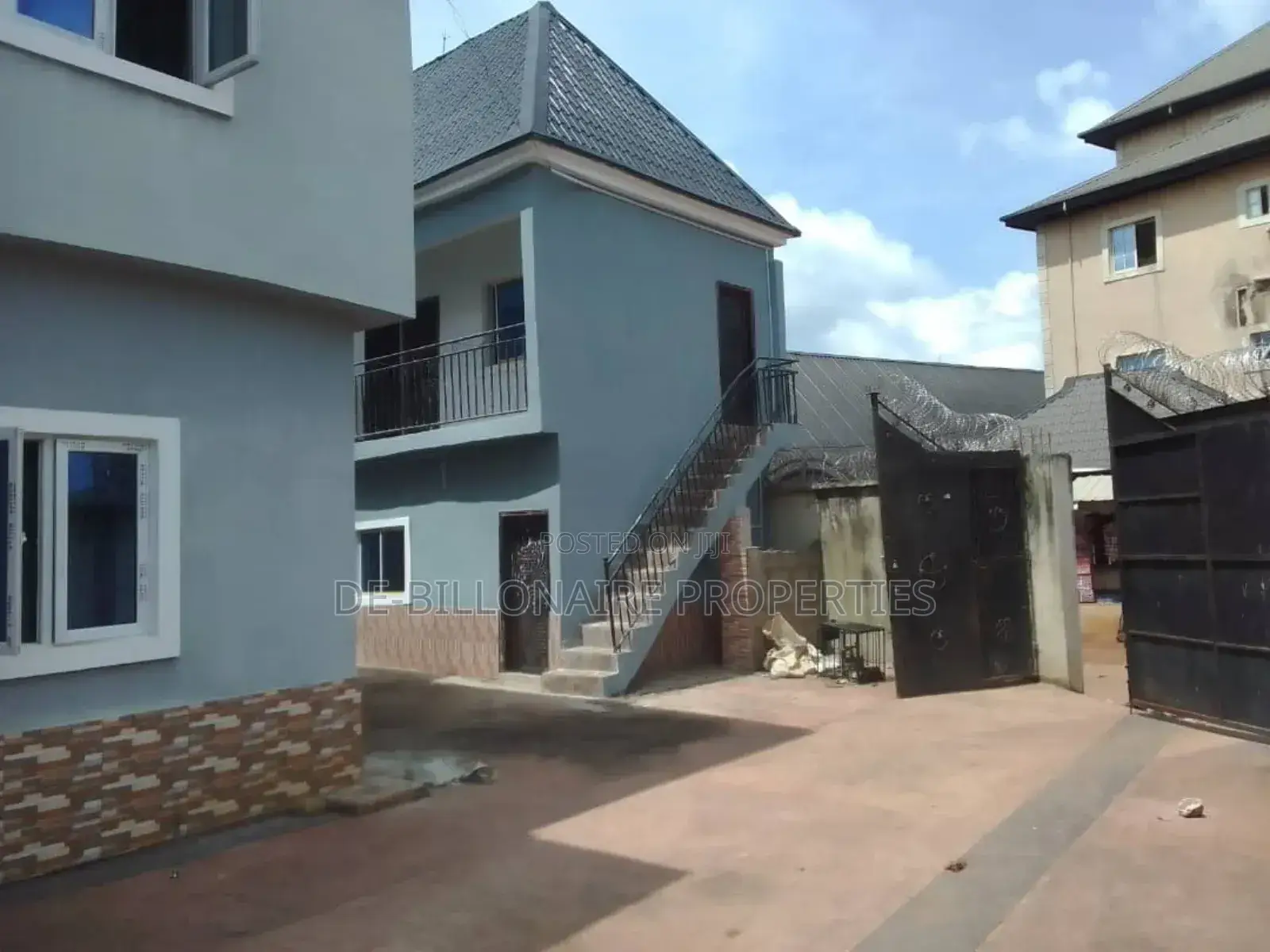 2bdrm Block of Flats in Mcc, Owerri for sale in Owerri