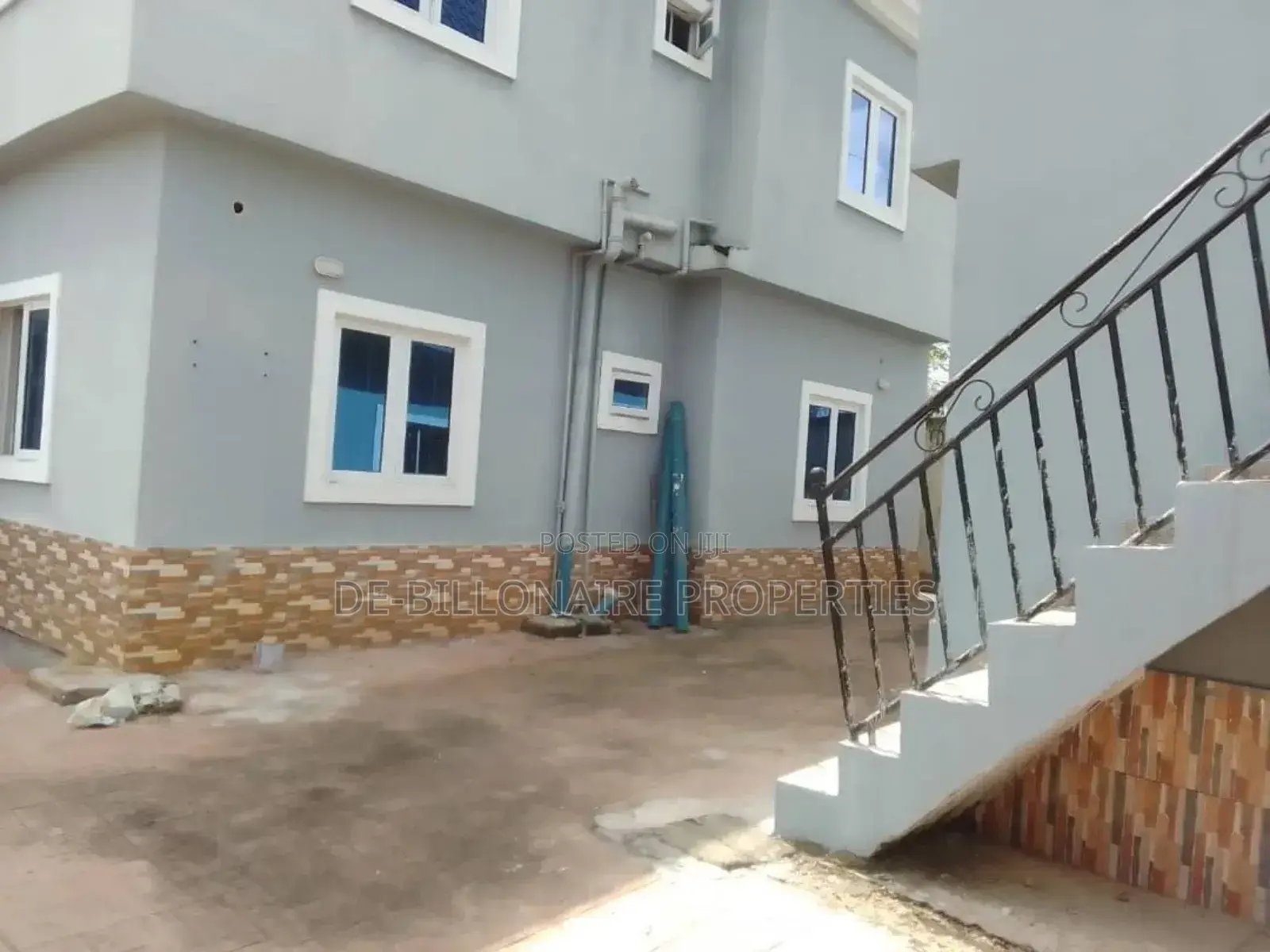 2bdrm Block of Flats in Mcc, Owerri for sale in Owerri