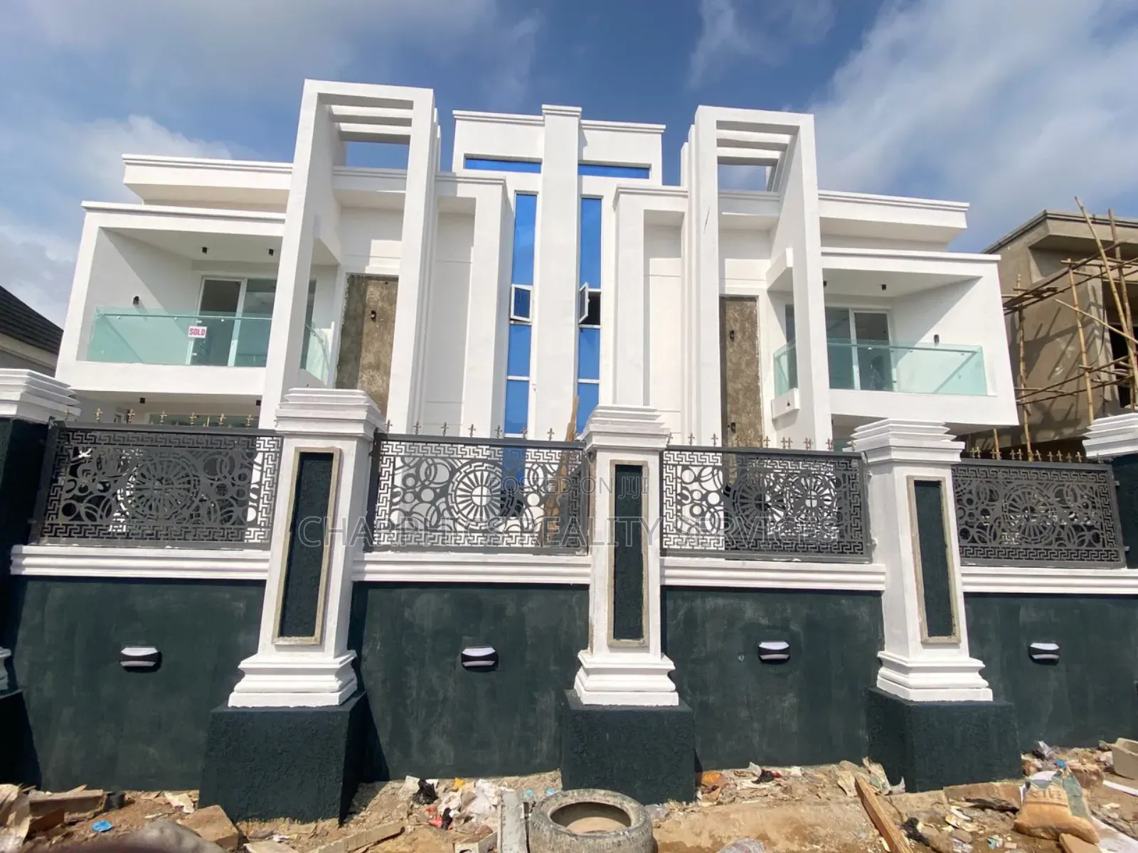 4bdrm Duplex in Ifako-Ijaiye for sale in Ifako-Ijaiye