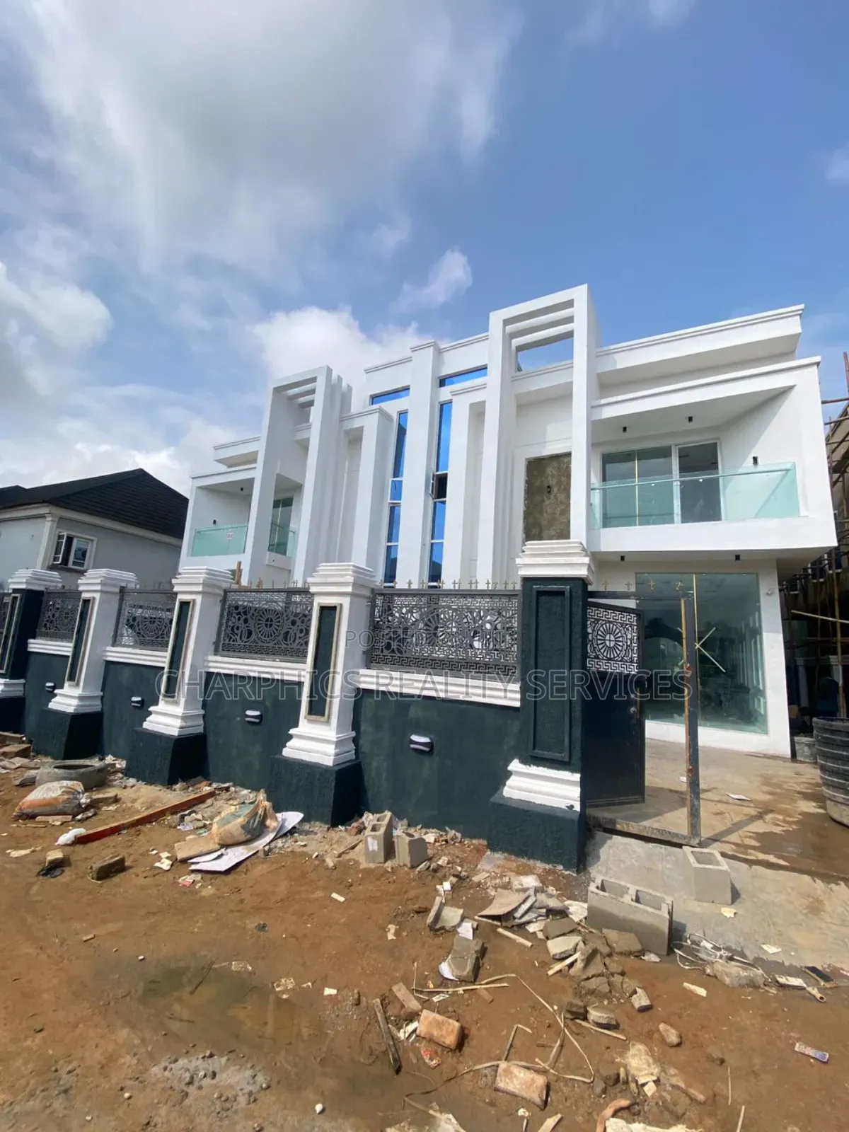 4bdrm Duplex in Ifako-Ijaiye for sale in Ifako-Ijaiye