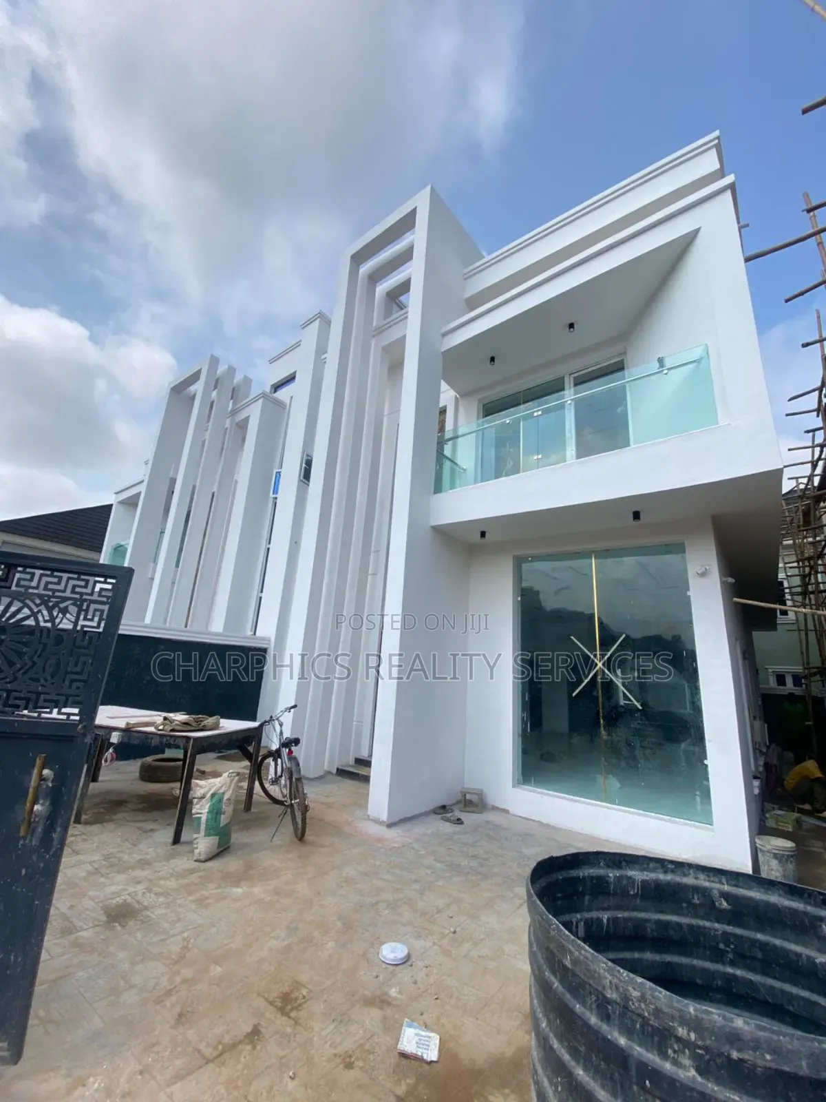 4bdrm Duplex in Ifako-Ijaiye for sale in Ifako-Ijaiye