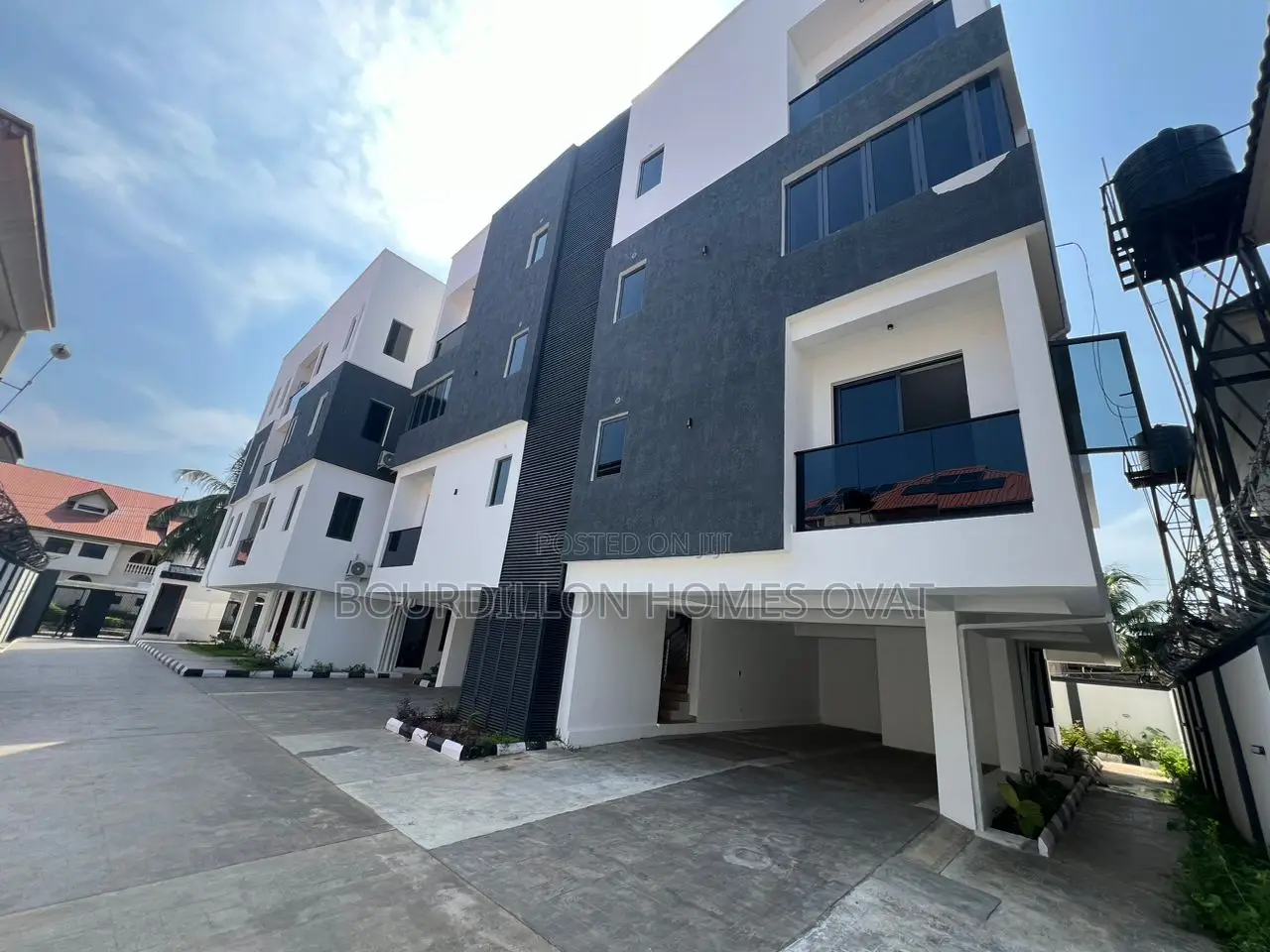 4bdrm Maisonette in Lekki Phase 1 for sale in Lekki Phase 1