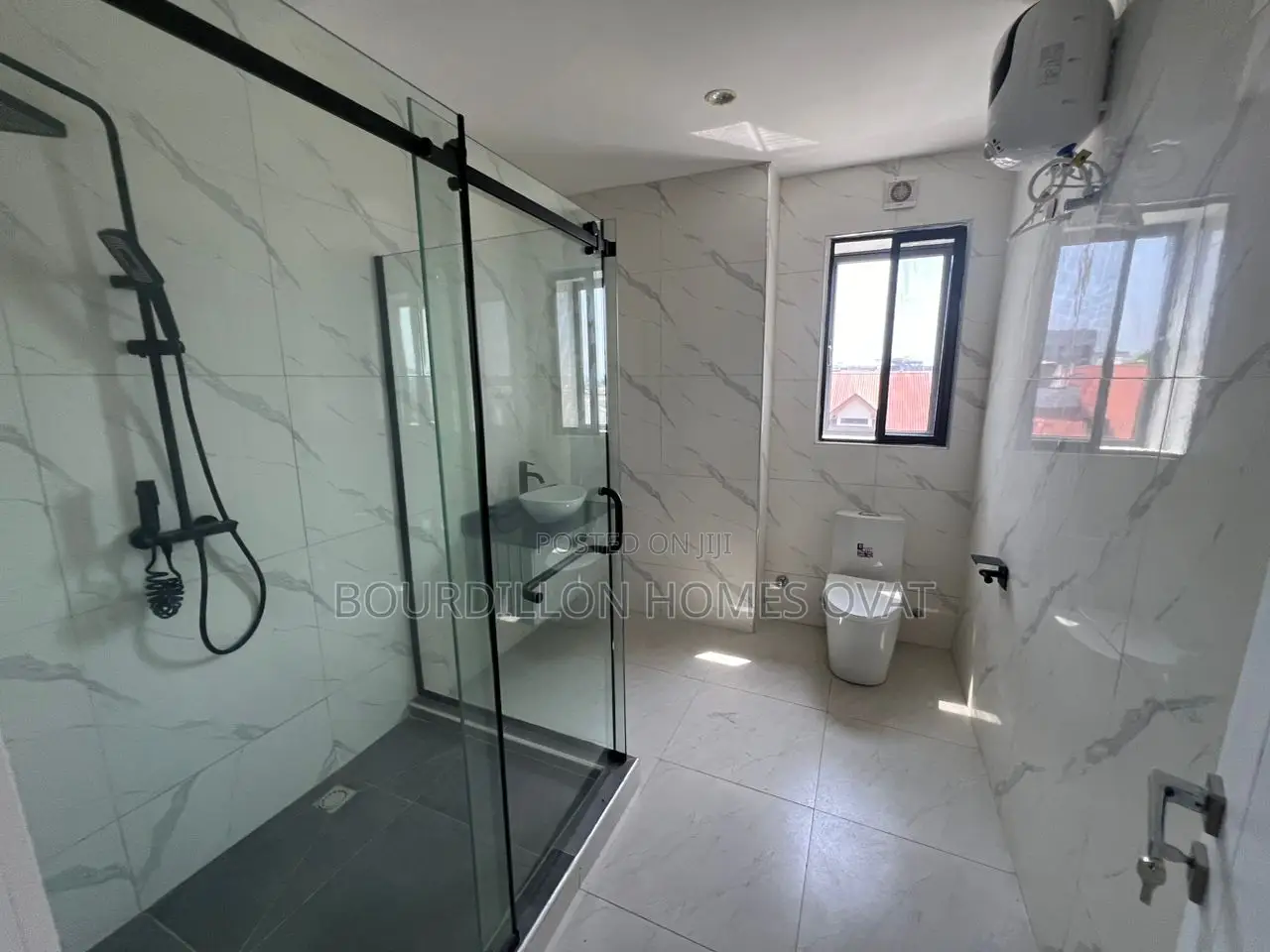 4bdrm Maisonette in Lekki Phase 1 for sale in Lekki Phase 1