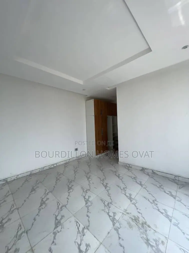 2bdrm Apartment in Ikate for sale in Ikate