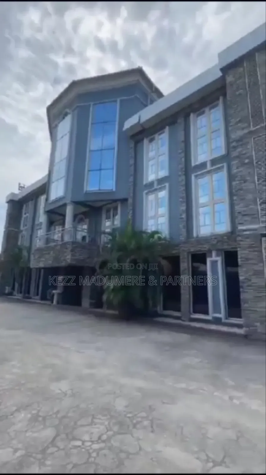 For Sale: 31 Rooms Hotel , Gra ,Ph in Port-Harcourt