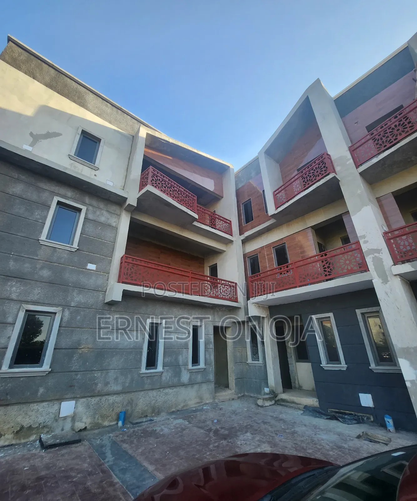 5bdrm Townhouse/Terrace in Gusape, Guzape District for Sale in Guzape District