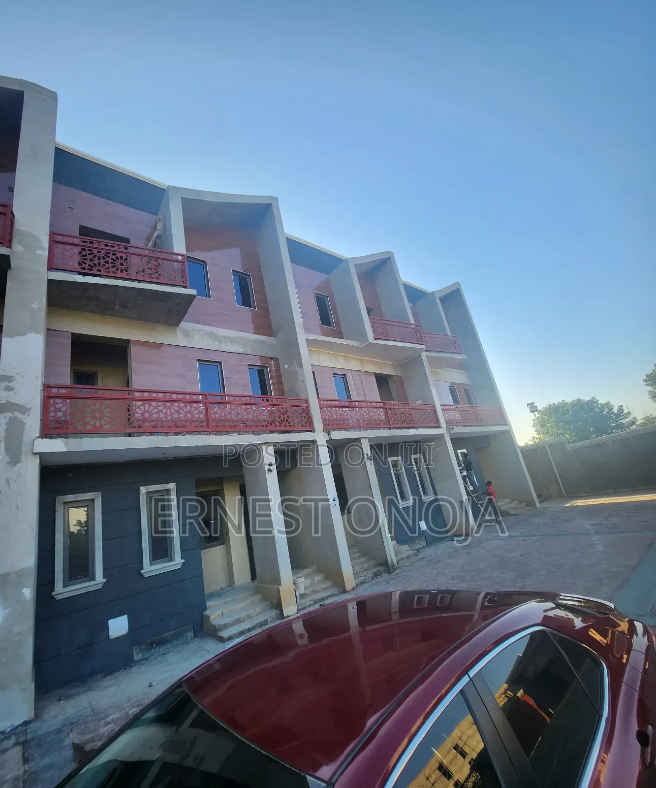 5bdrm Townhouse/Terrace in Gusape, Guzape District for Sale in Guzape District
