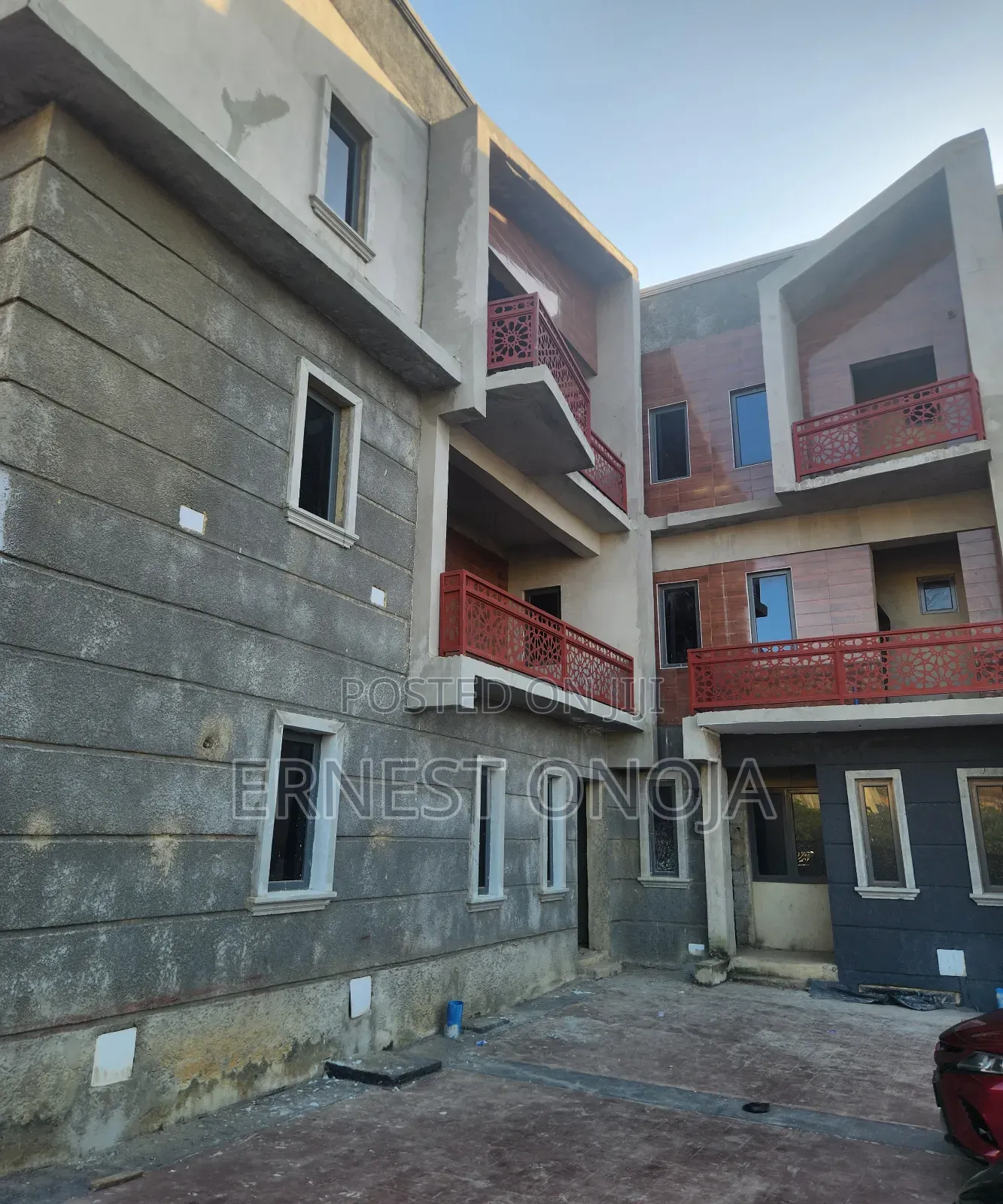 5bdrm Townhouse/Terrace in Gusape, Guzape District for Sale in Guzape District