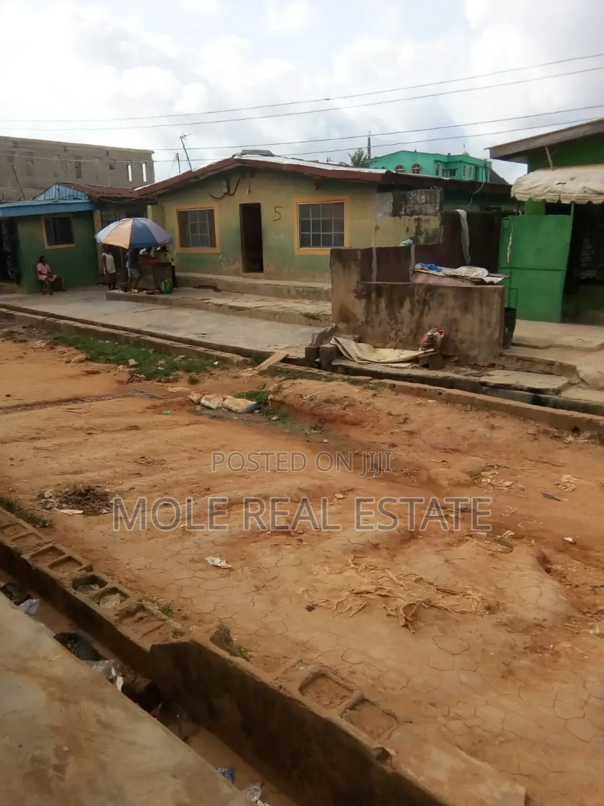 6 Plots Coner Piece Behind JENDOL Collage Bs Iguando in Ikotun/Igando