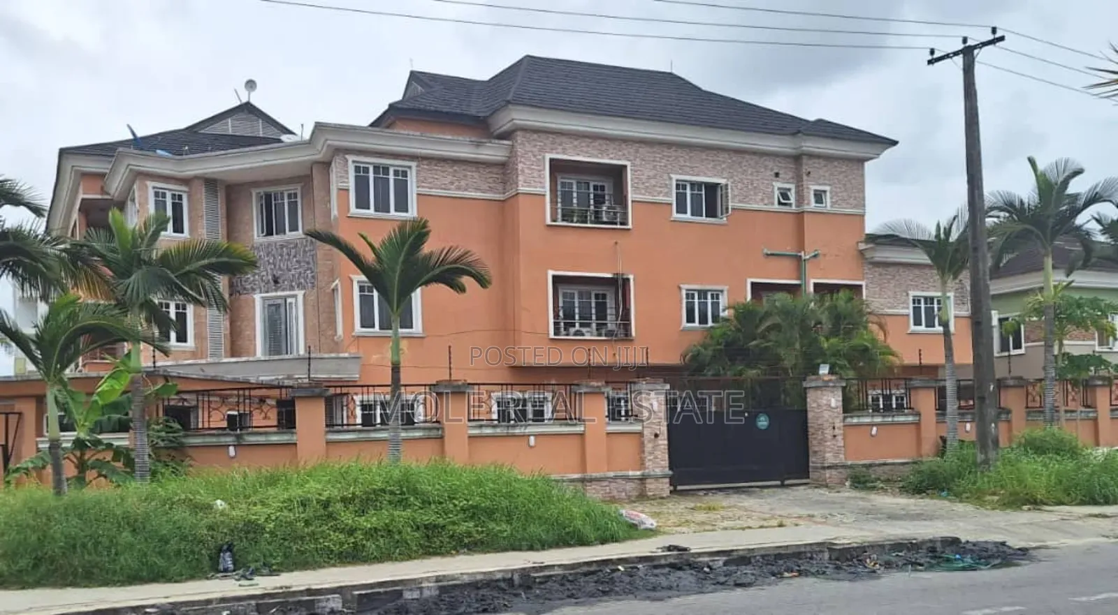 25 Acres Defunct Guiness Headquater Ikeja in Ikeja