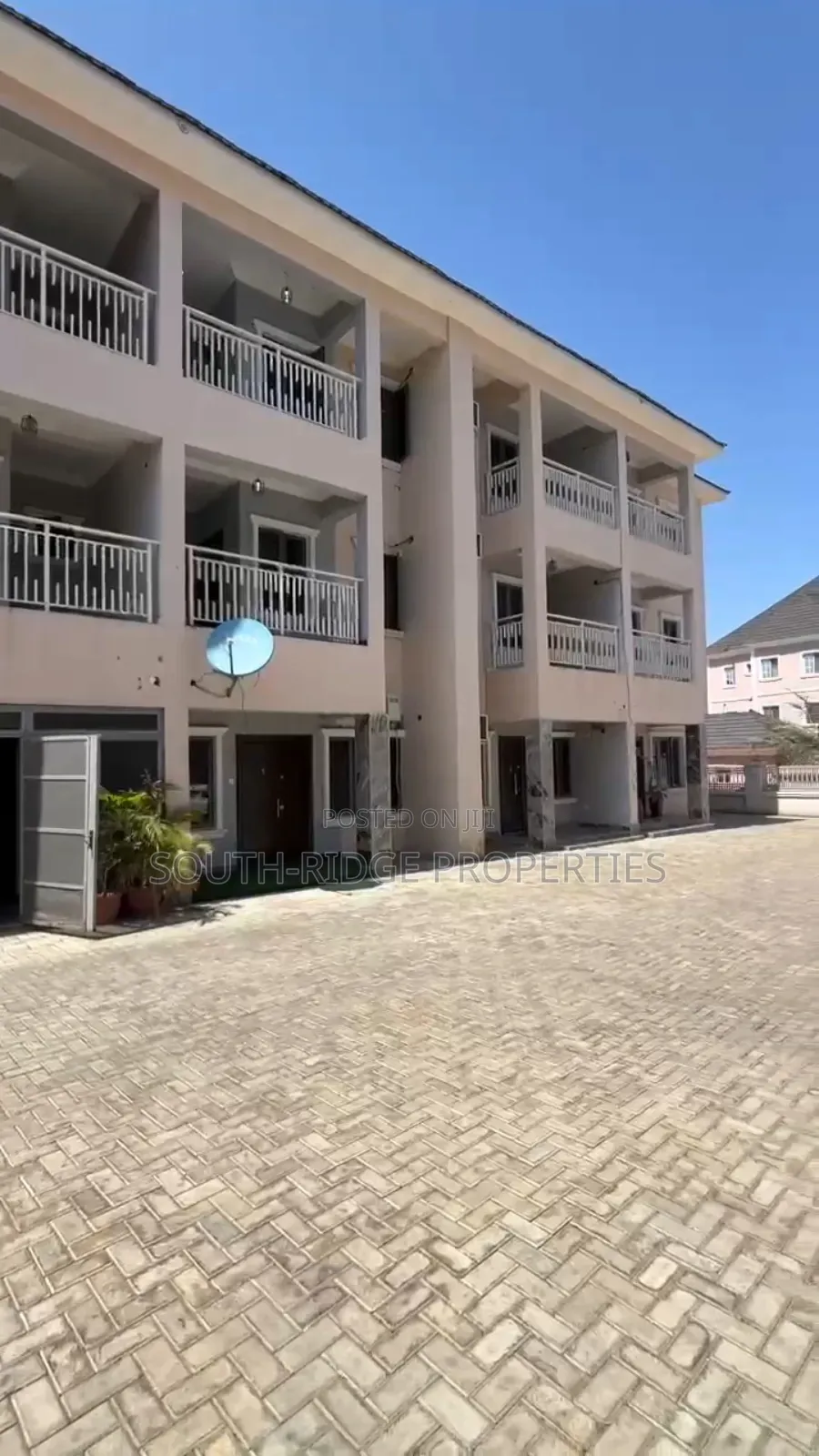 20bdrm Townhouse/Terrace in Wuye for Sale in Wuye