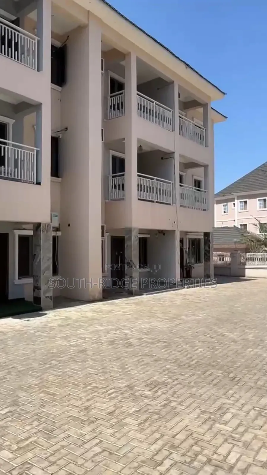 20bdrm Townhouse/Terrace in Wuye for Sale in Wuye