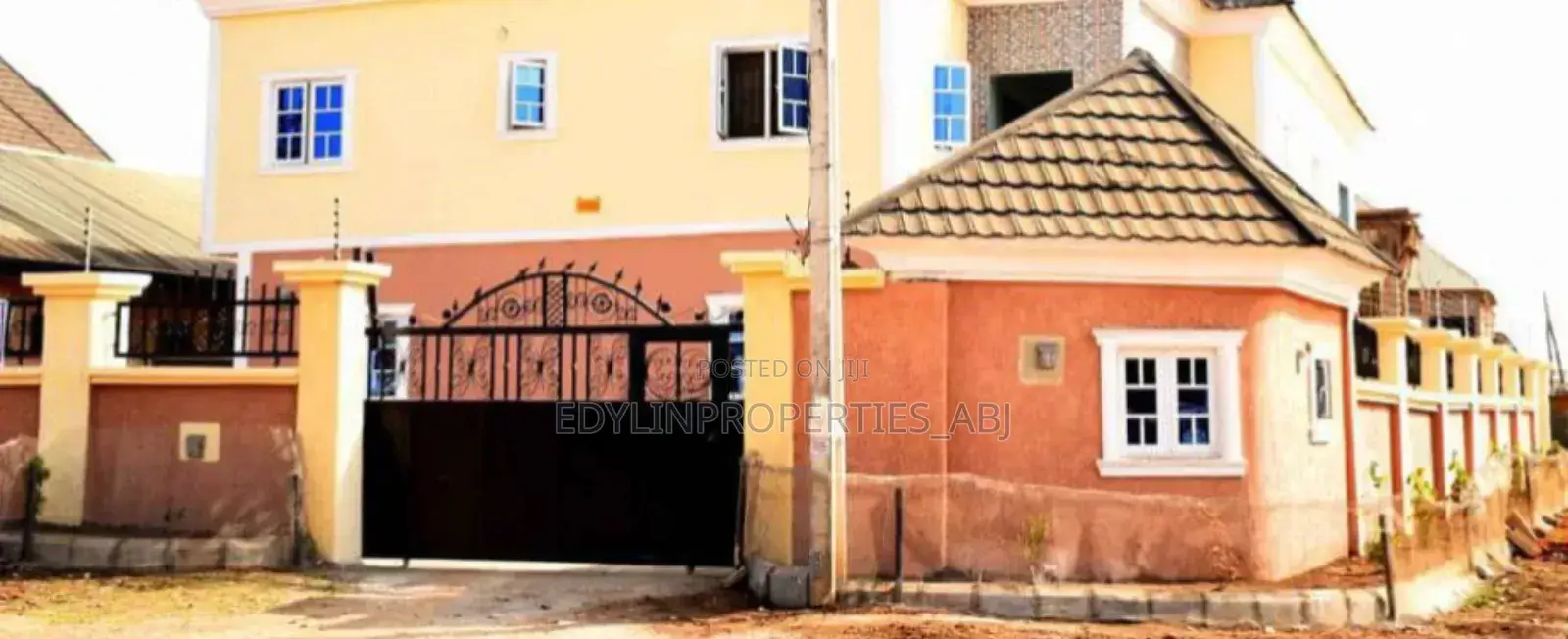 4bdrm Bungalow in Sabon Lugbe for sale in Sabon Lugbe