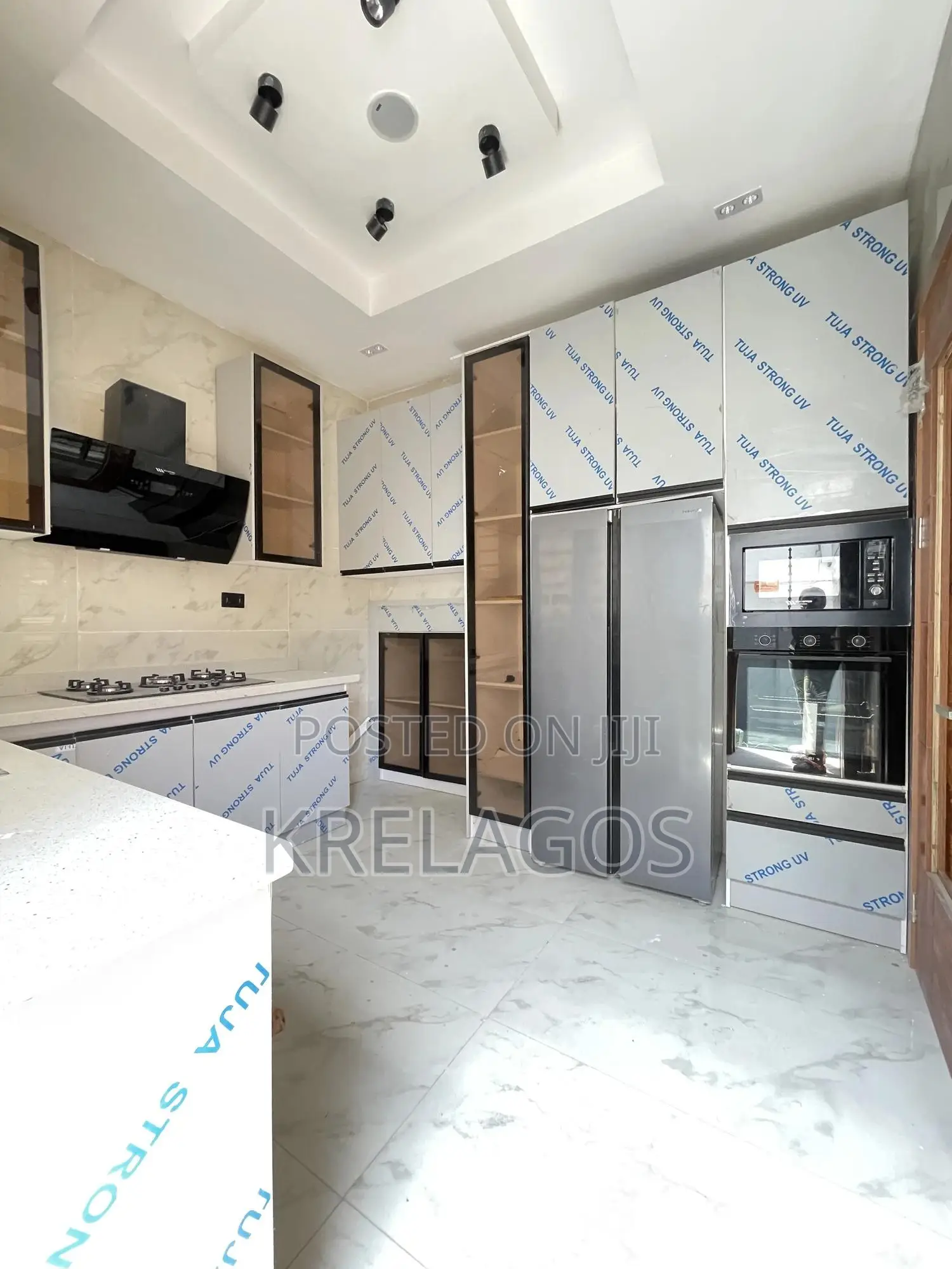 5bdrm Duplex In Lekki Phase 1 For Sale in Lekki Phase 1