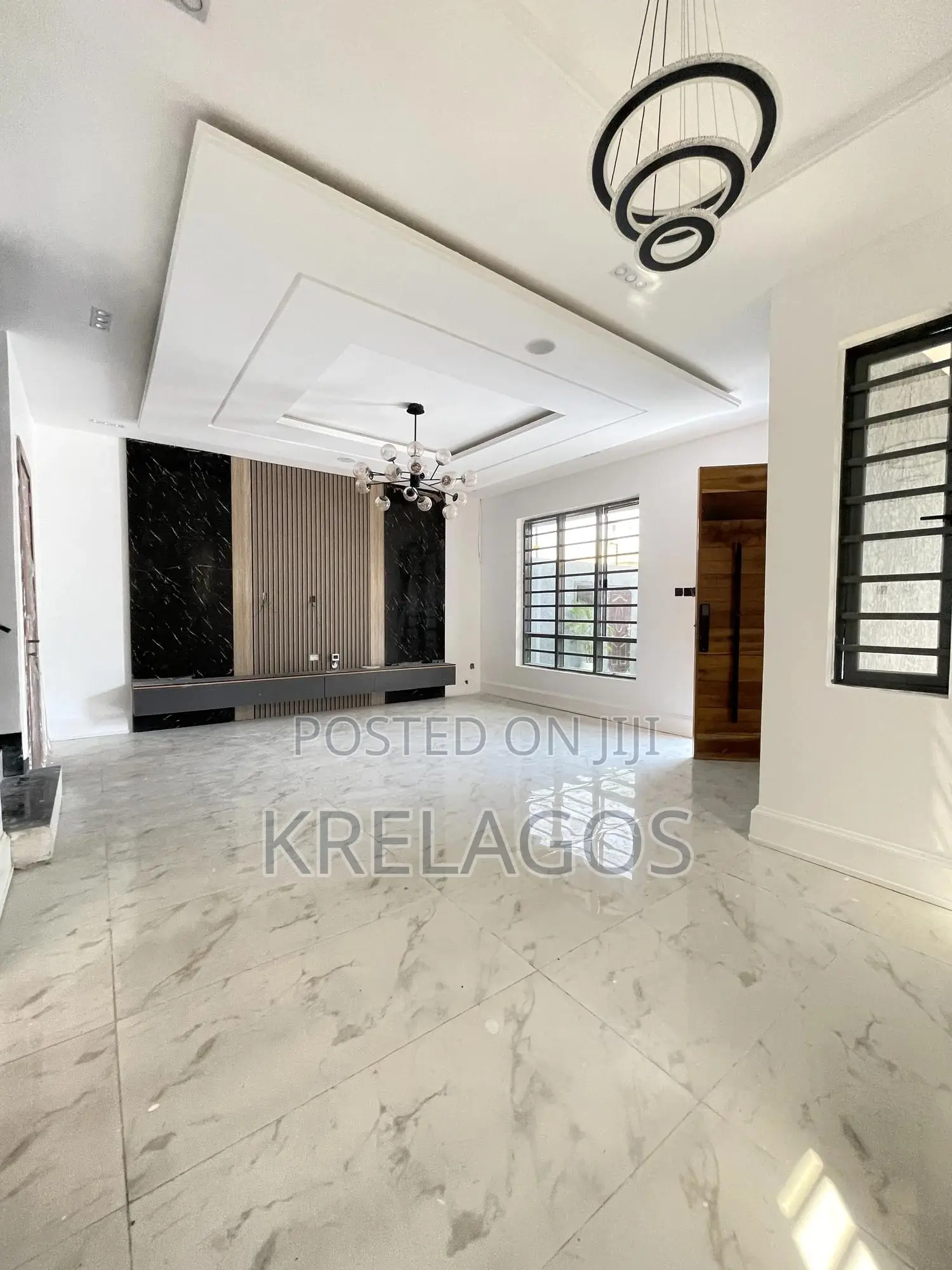 5bdrm Duplex In Lekki Phase 1 For Sale in Lekki Phase 1