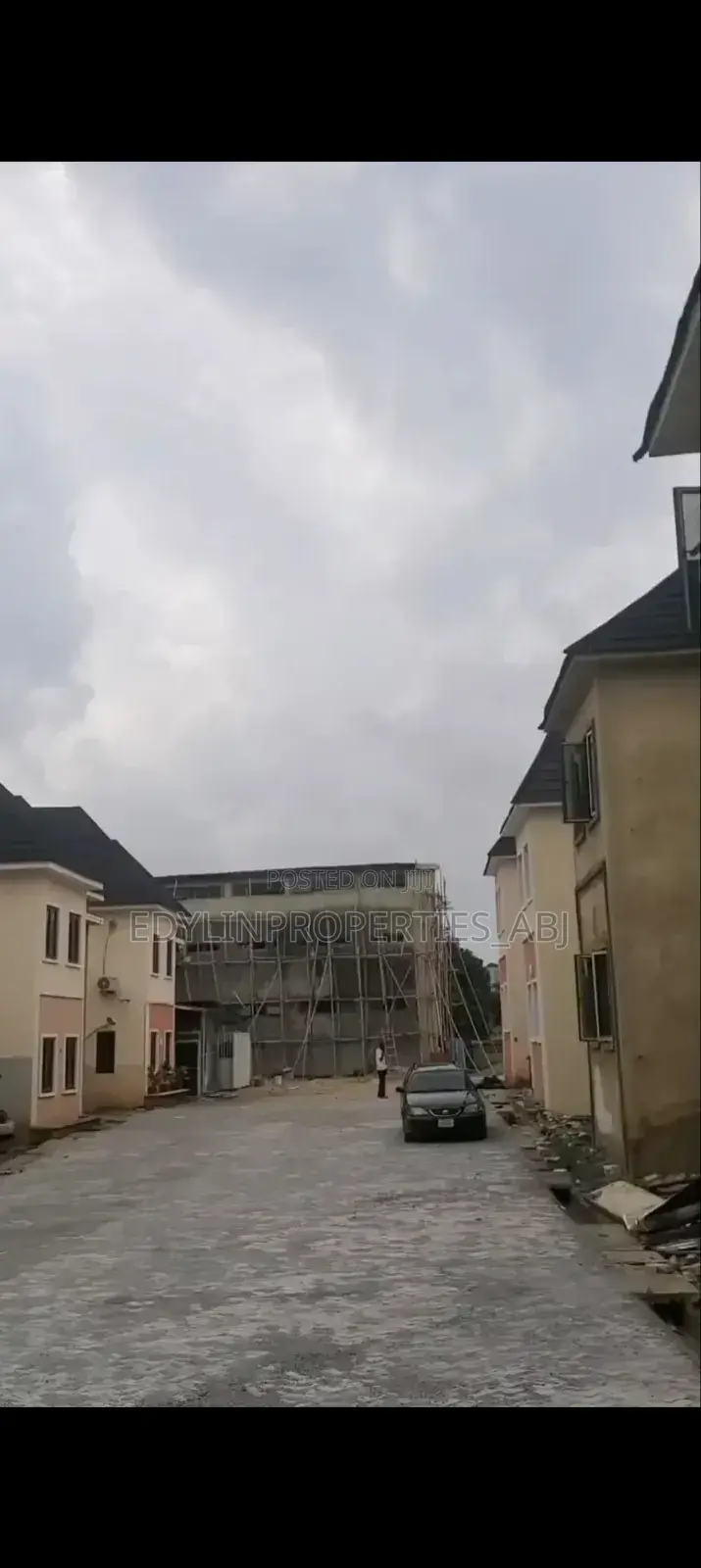 Furnished 5bdrm Duplex in Inside An Estate, Durumi for sale in Durumi