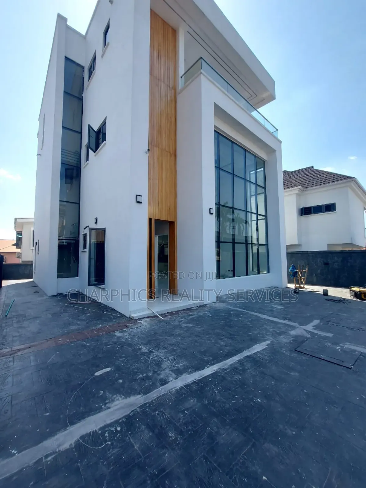 4bdrm Duplex in GRA Phase 2 Shangisha for sale in GRA Phase 2 Shangisha