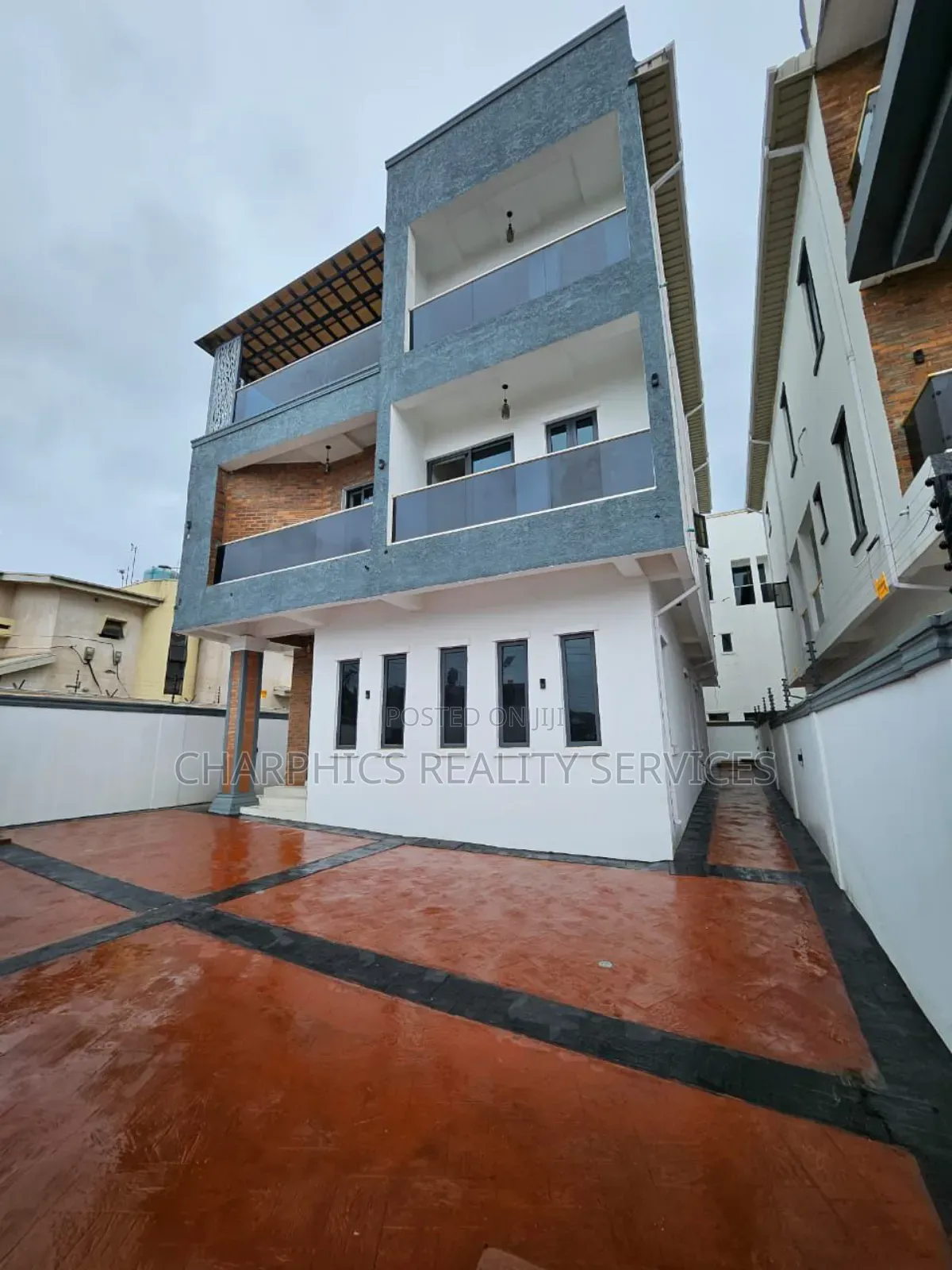 5bdrm Duplex in GRA Phase 2 Shangisha for sale in GRA Phase 2 Shangisha