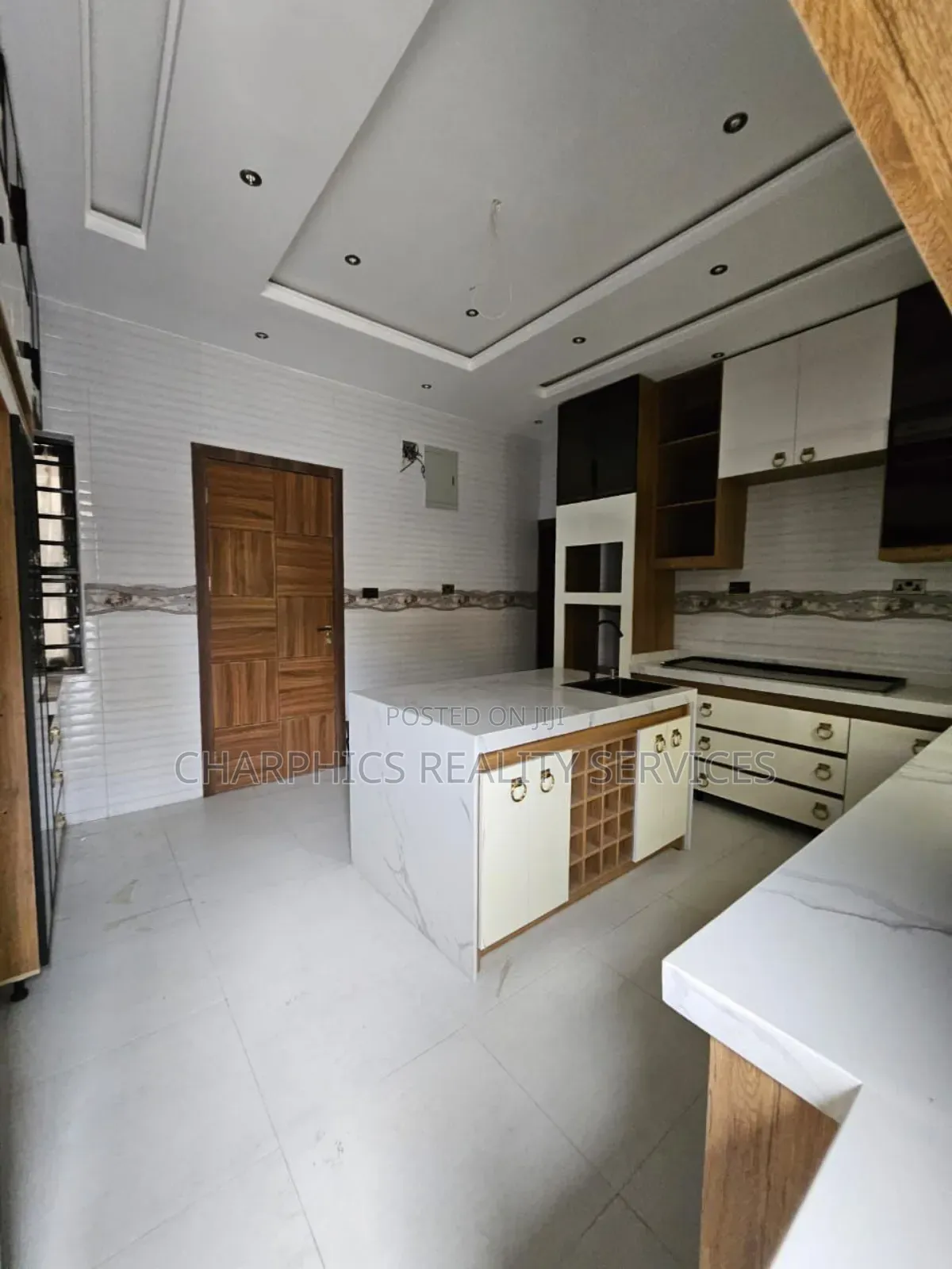 5bdrm Duplex in GRA Phase 2 Shangisha for sale in GRA Phase 2 Shangisha