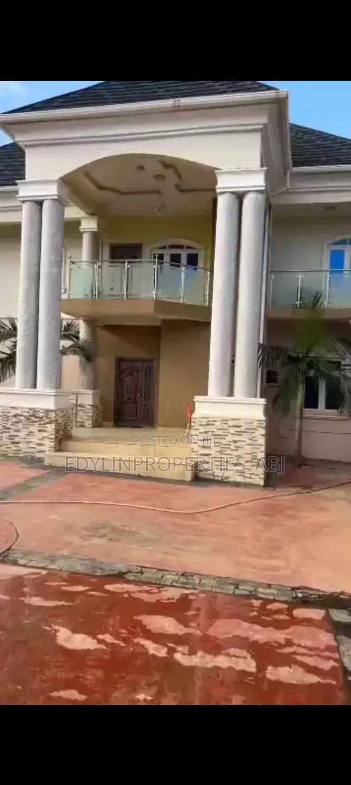 5bdrm Duplex in Inside An Estate, FHA for sale in FHA