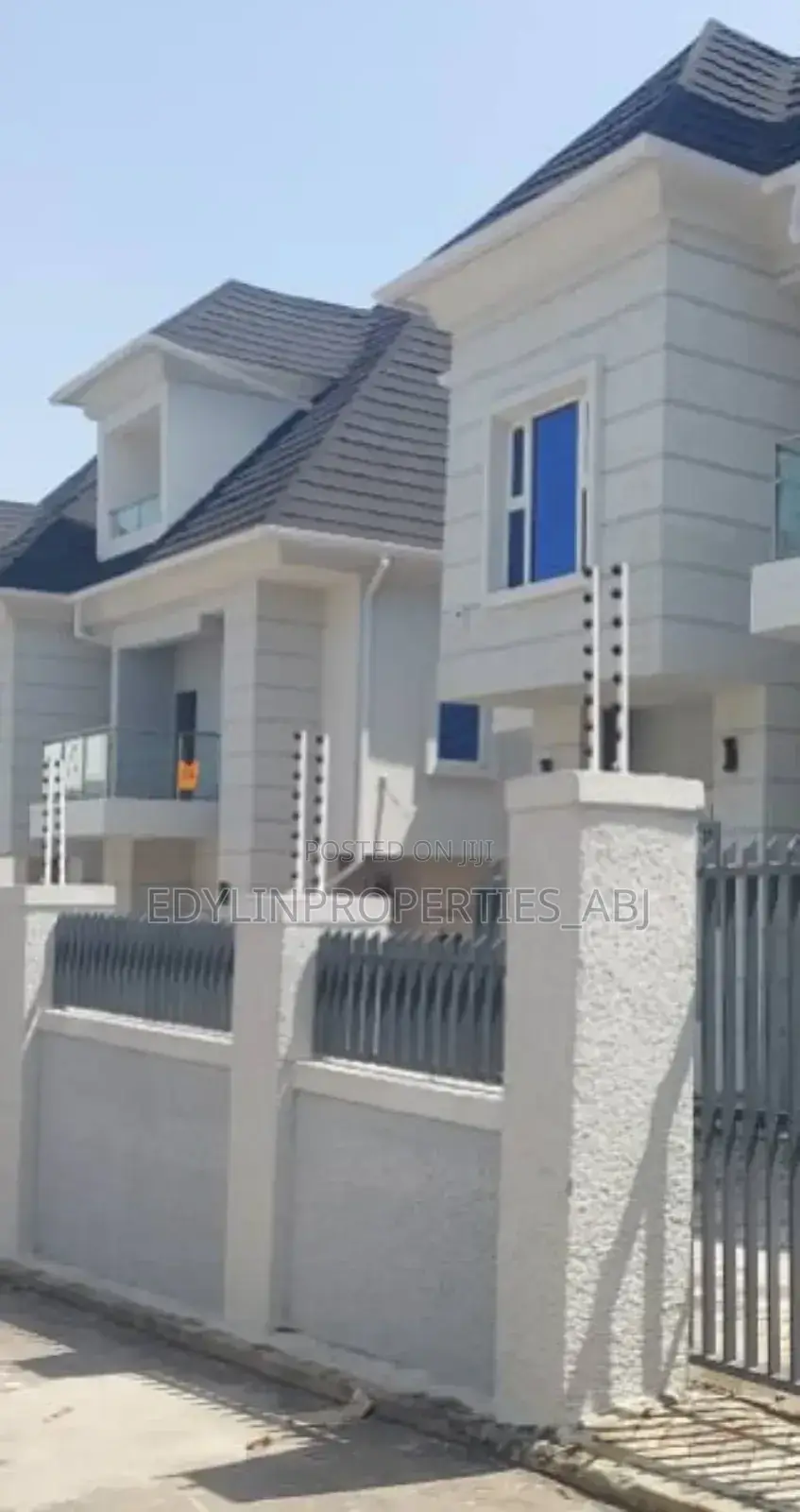 5bdrm Duplex in Inside An Estate, Guzape District for sale in Guzape District