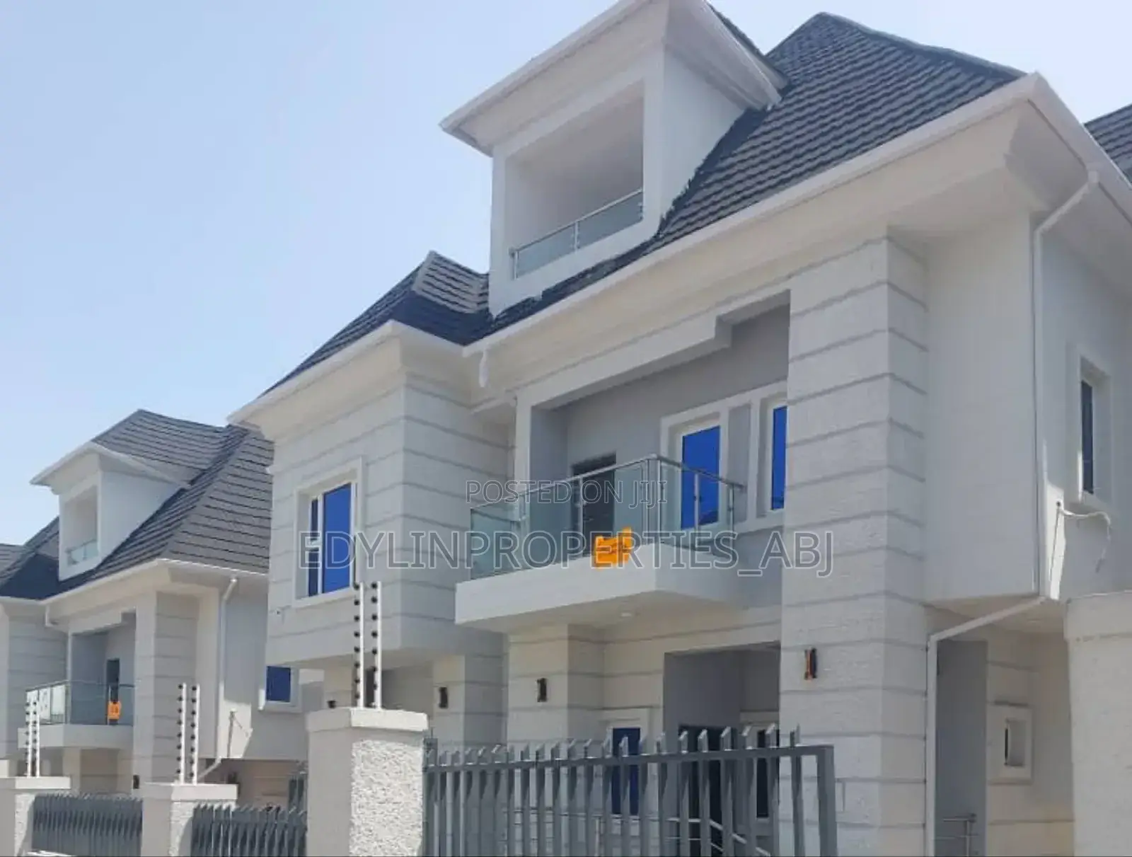 5bdrm Duplex in Inside An Estate, Guzape District for sale in Guzape District