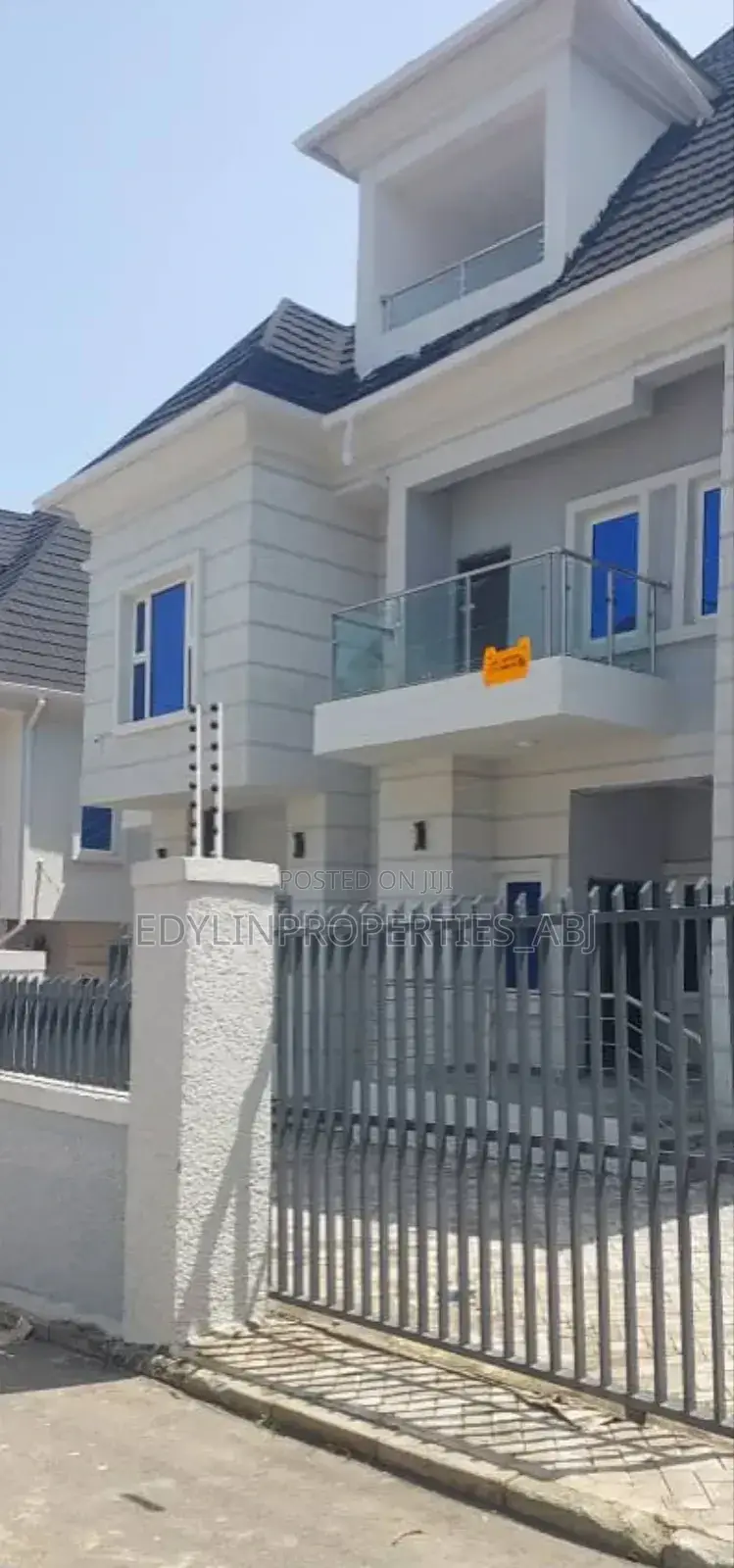 5bdrm Duplex in Inside An Estate, Guzape District for sale in Guzape District