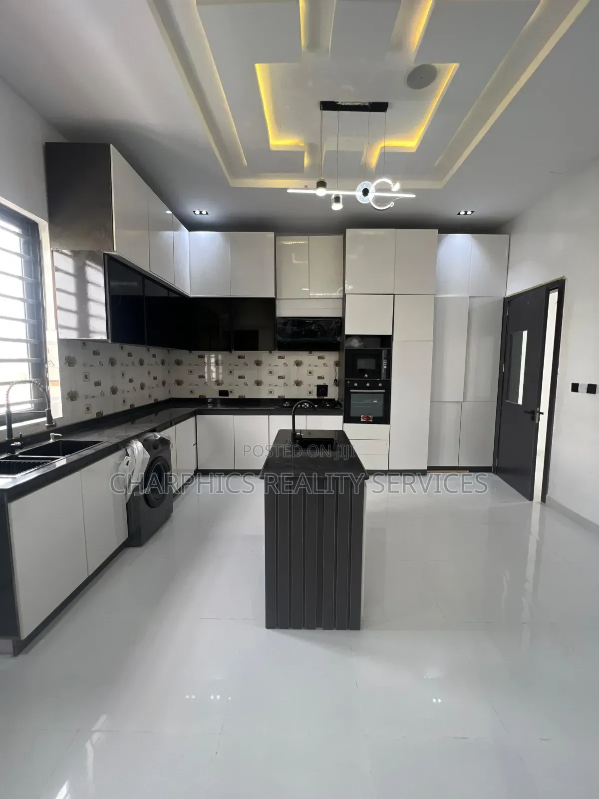 5bdrm Duplex in Ajah for sale in Ajah