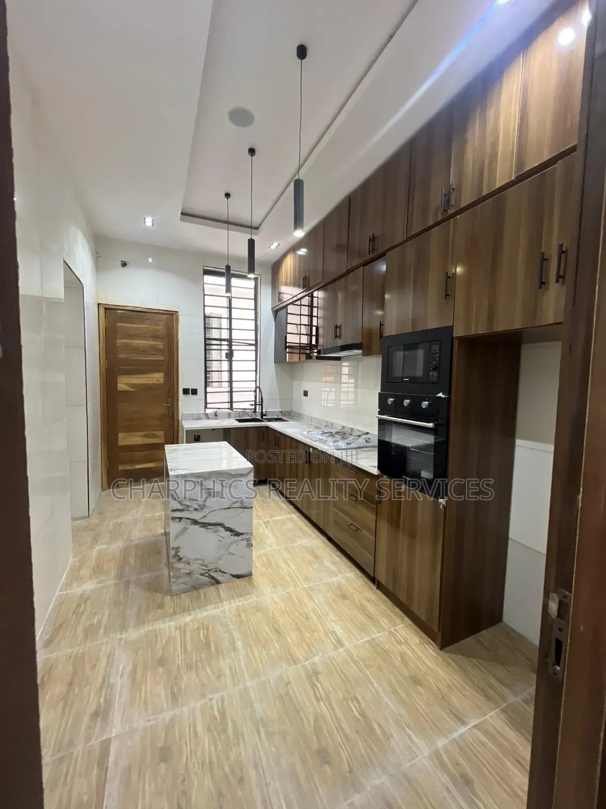 4bdrm Duplex in Ikota for sale in Ikota