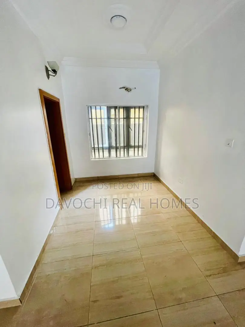 Furnished 3bdrm Apartment in Osapa london for rent in Osapa london